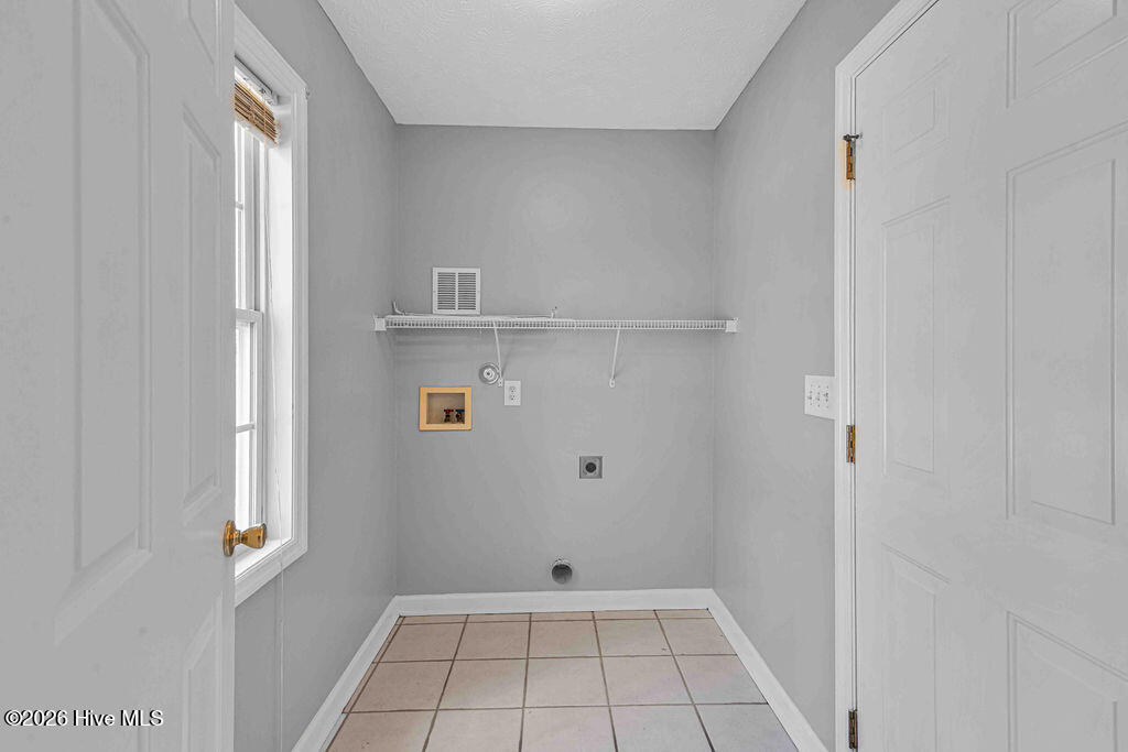 100557733 | Photo 15