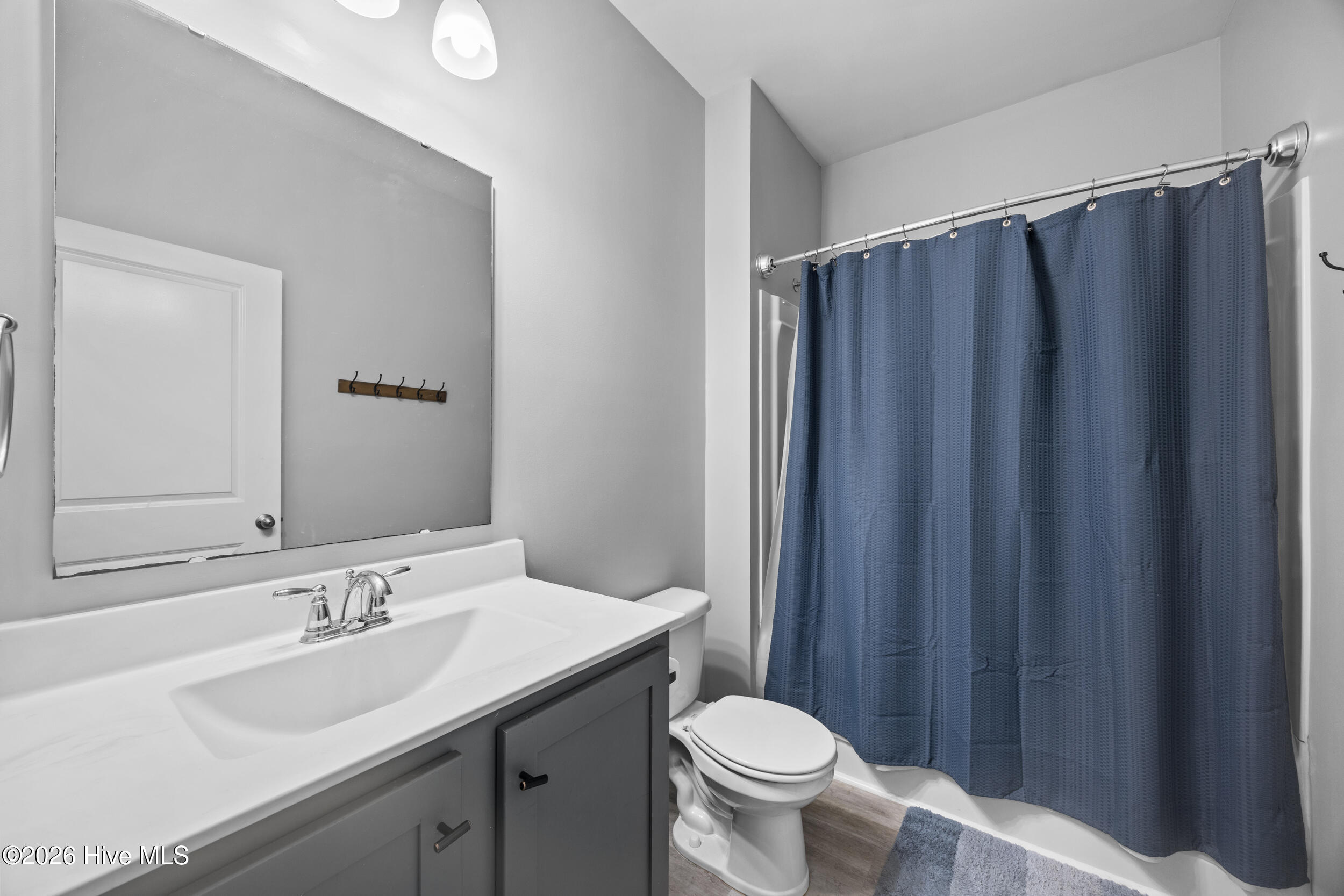 100561982 | Photo 10