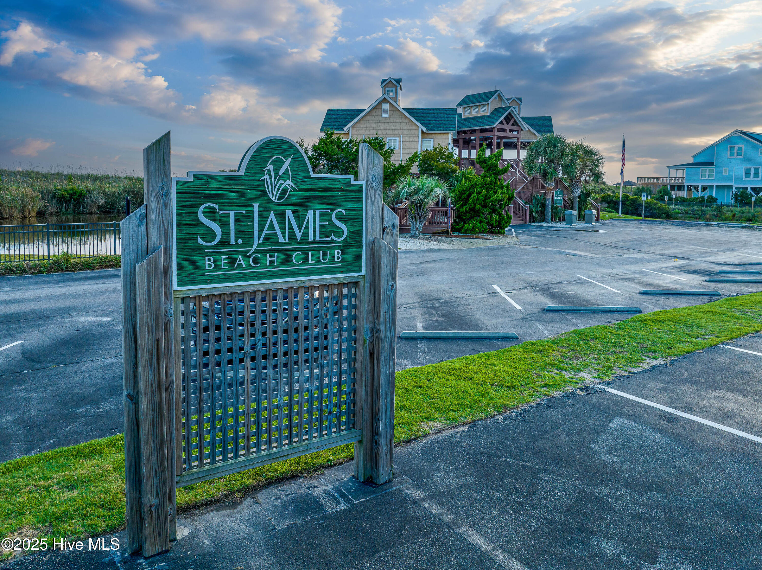 100543771 | Photo 86