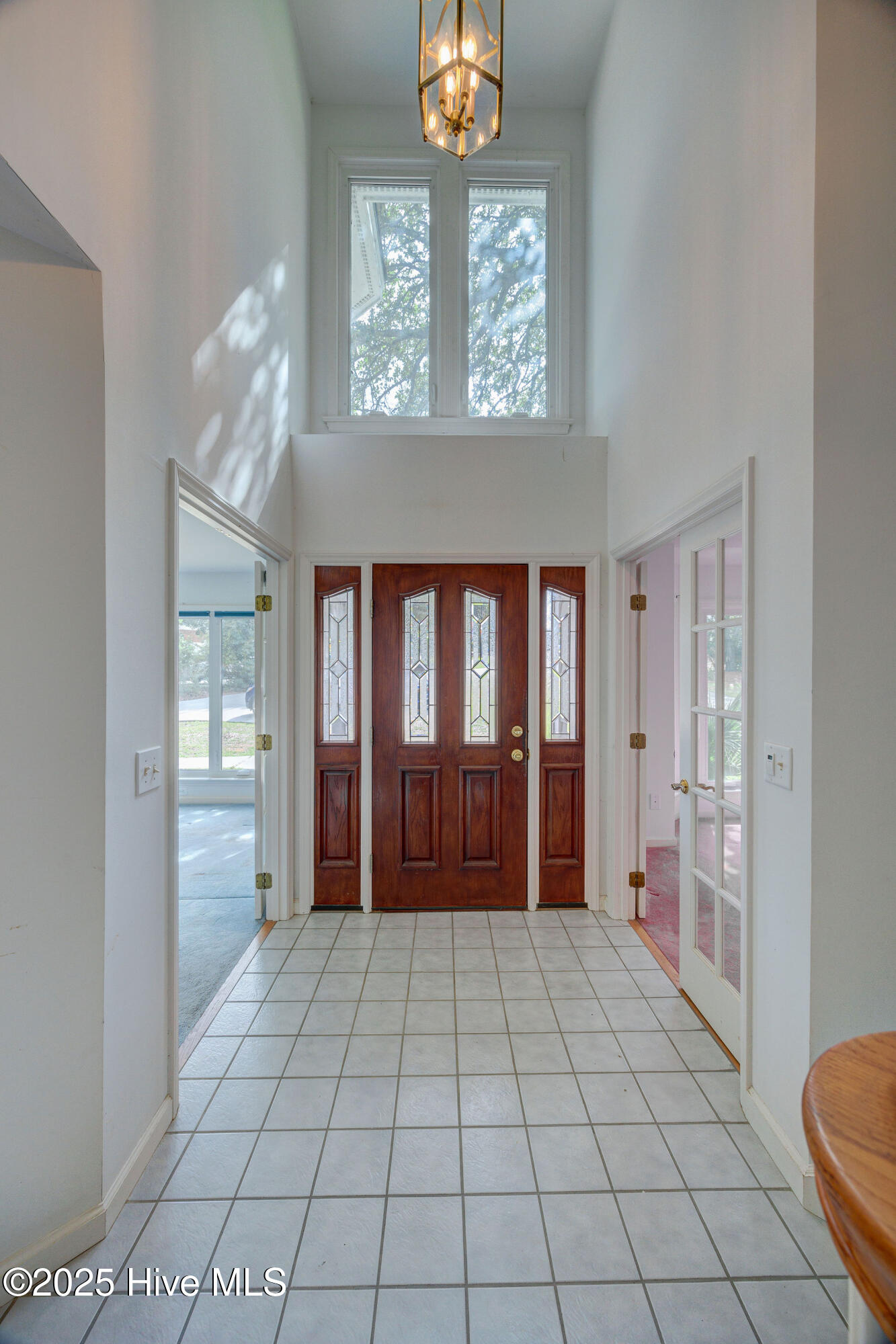 100523960 | Photo 11