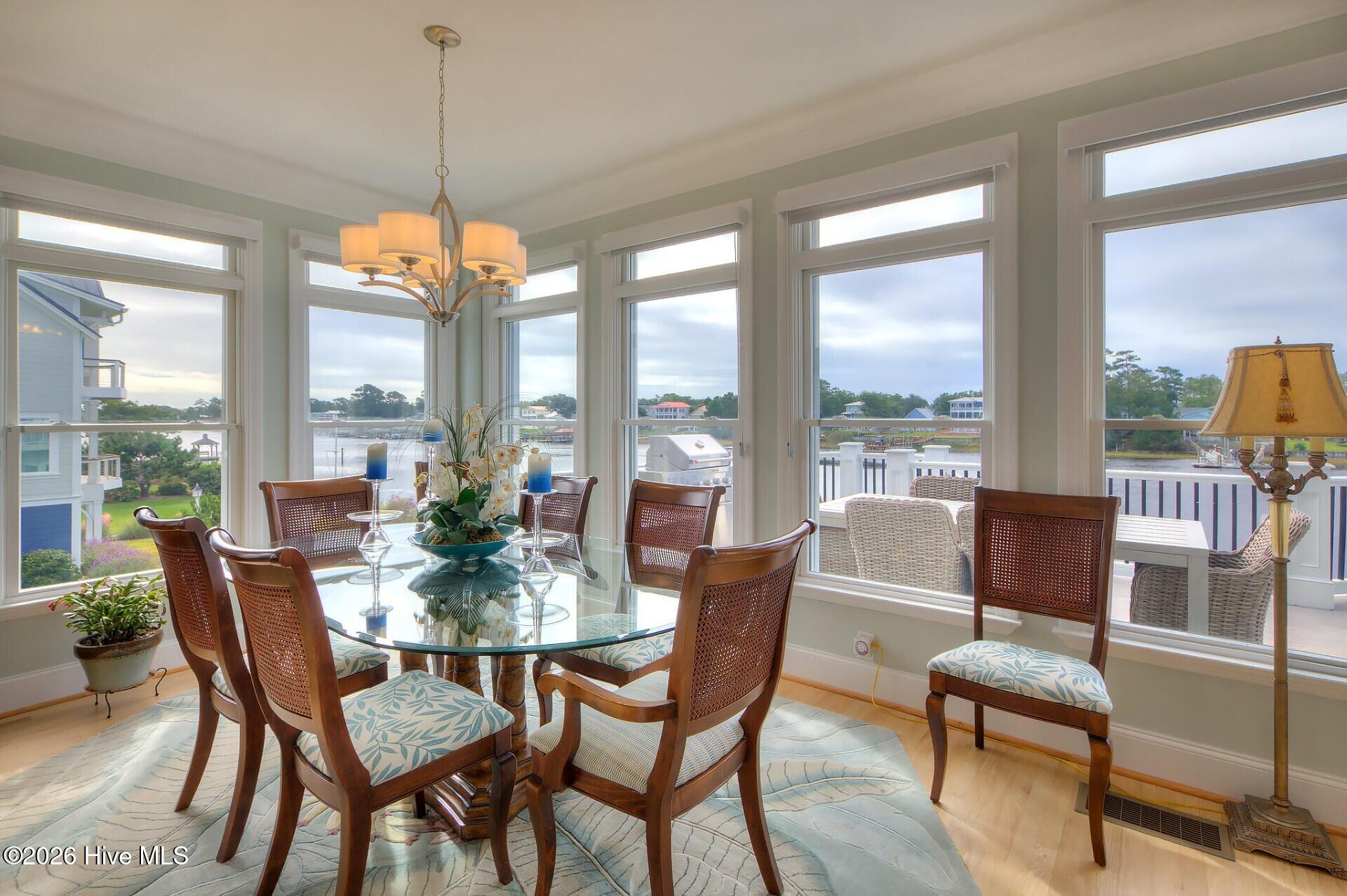 100553459 | Photo 24