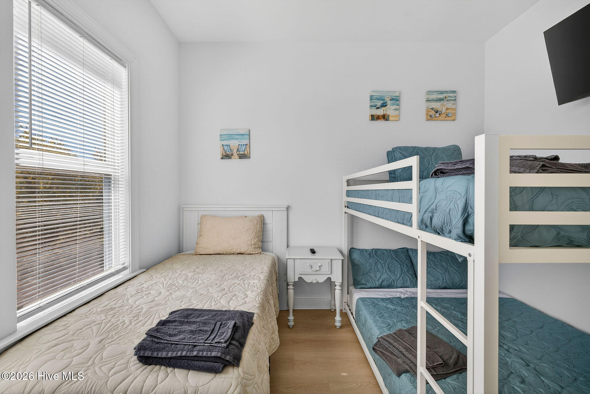 100565526 | Photo 49