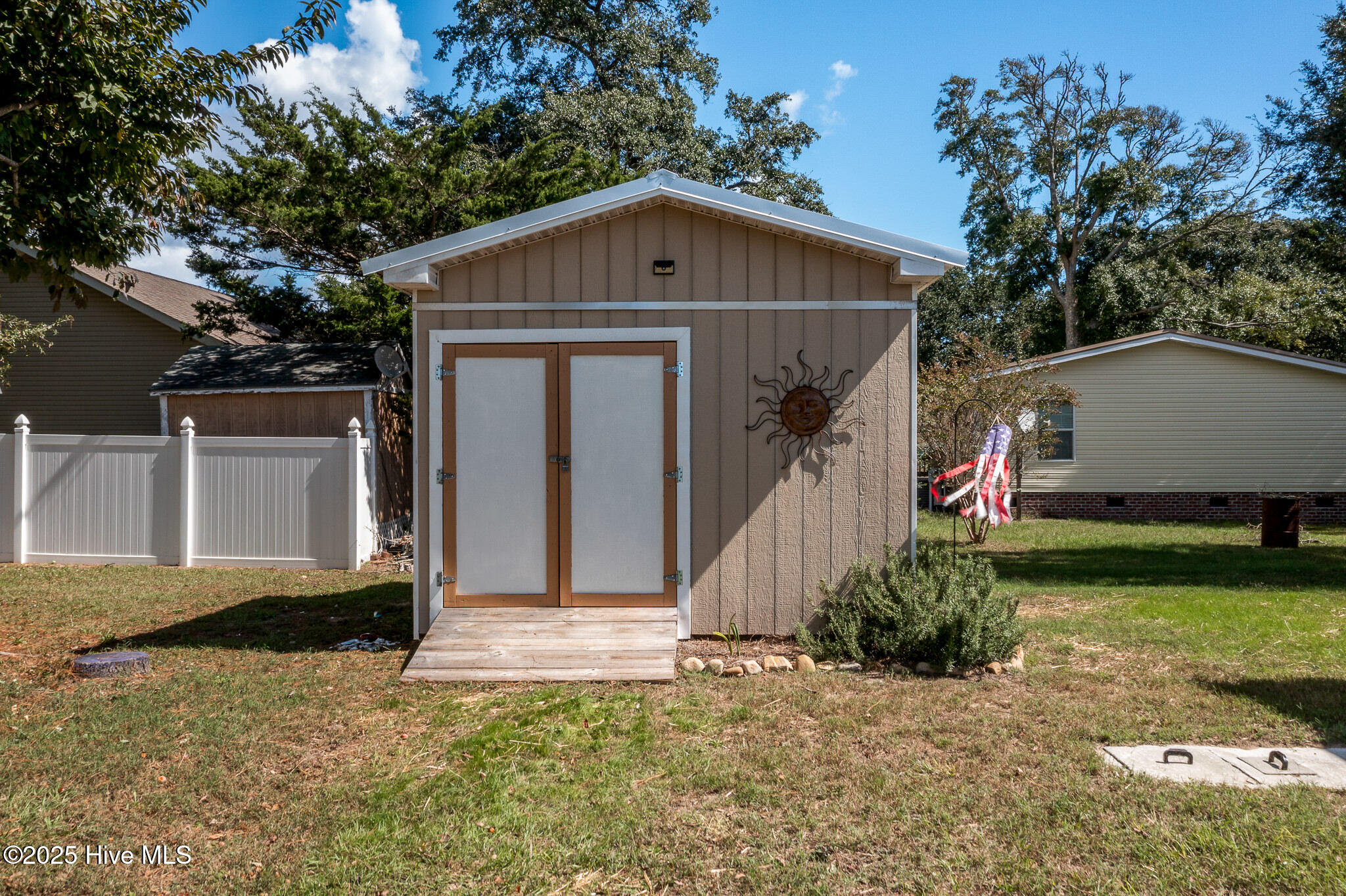 100535195 | Photo 32