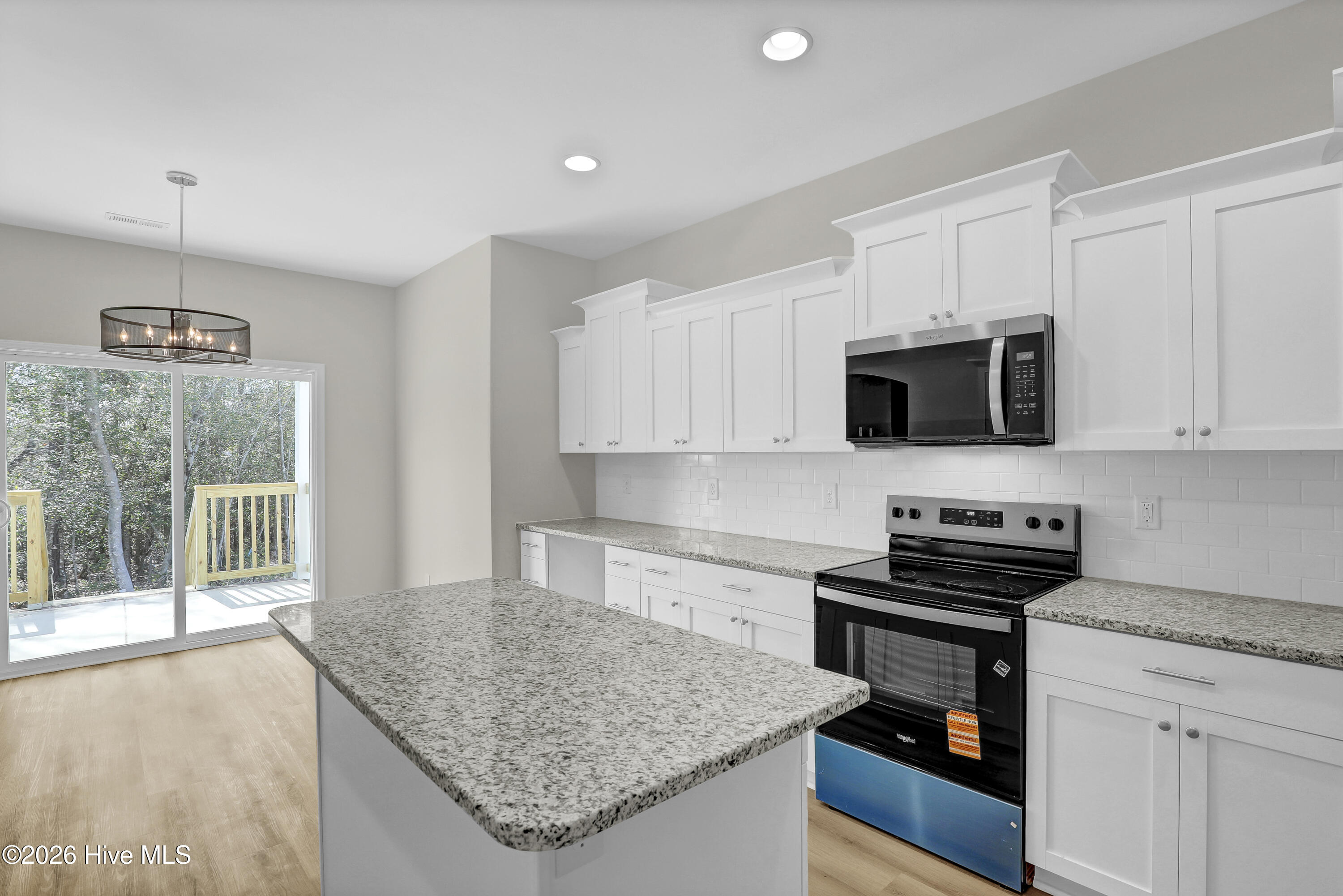 100509552 | Photo 11