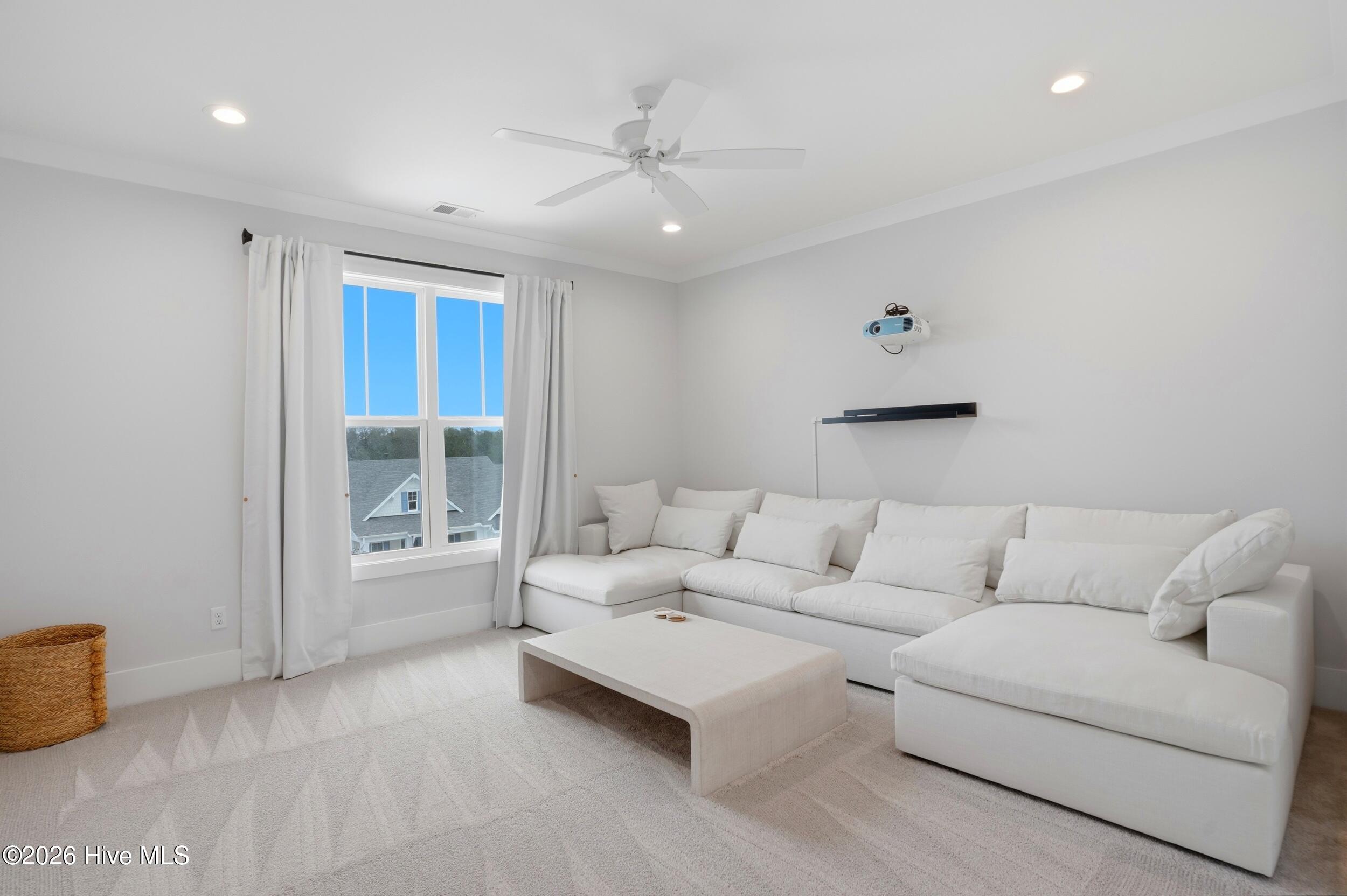 100559672 | Photo 29