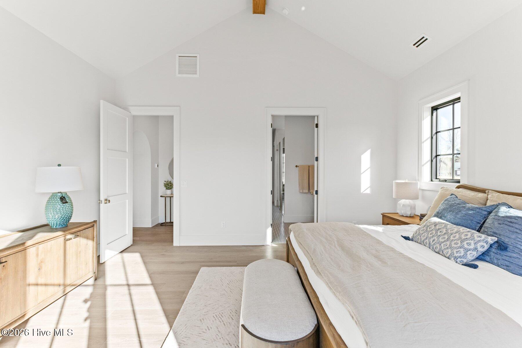 100529848 | Photo 31