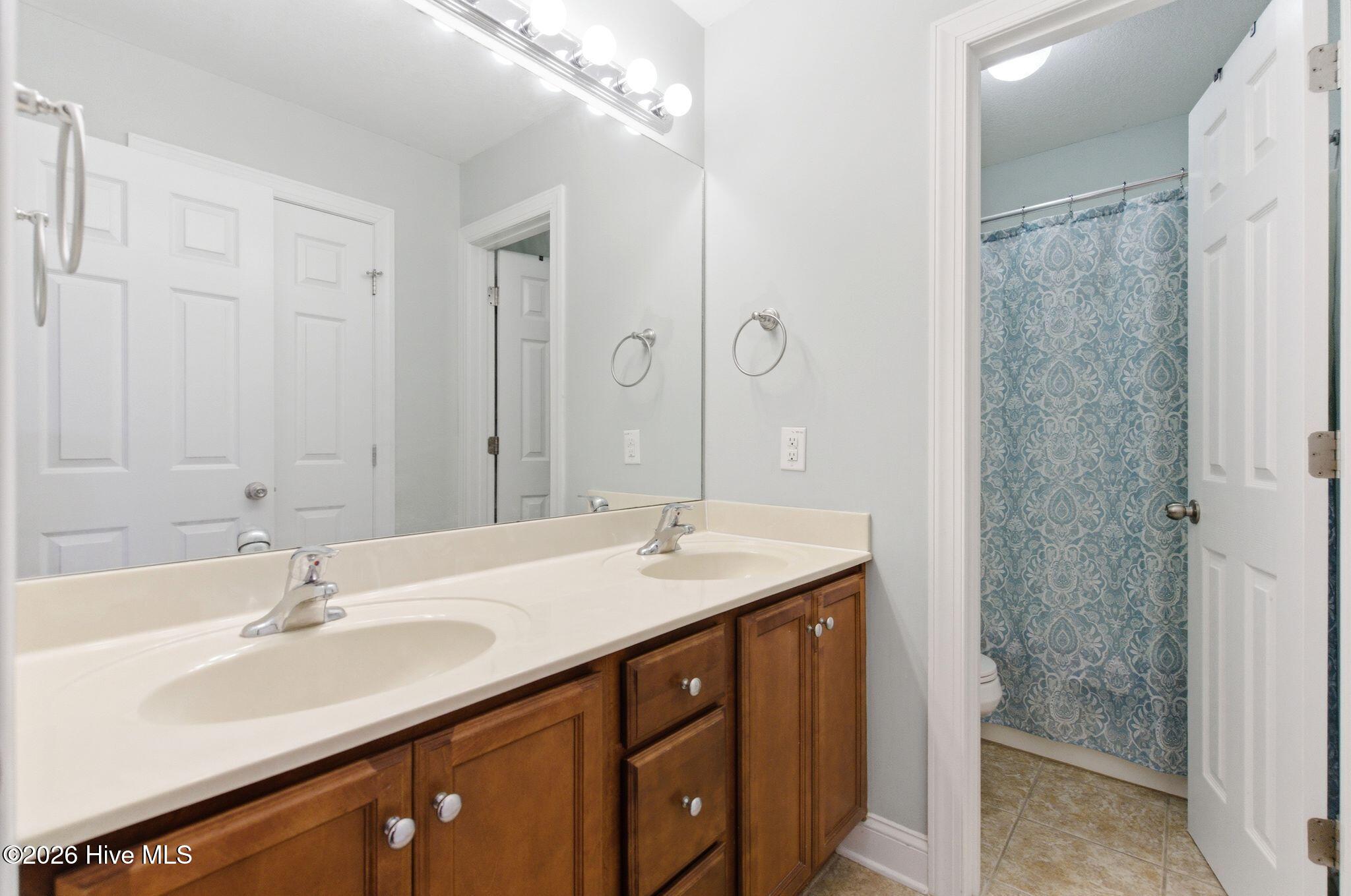 100561216 | Photo 28