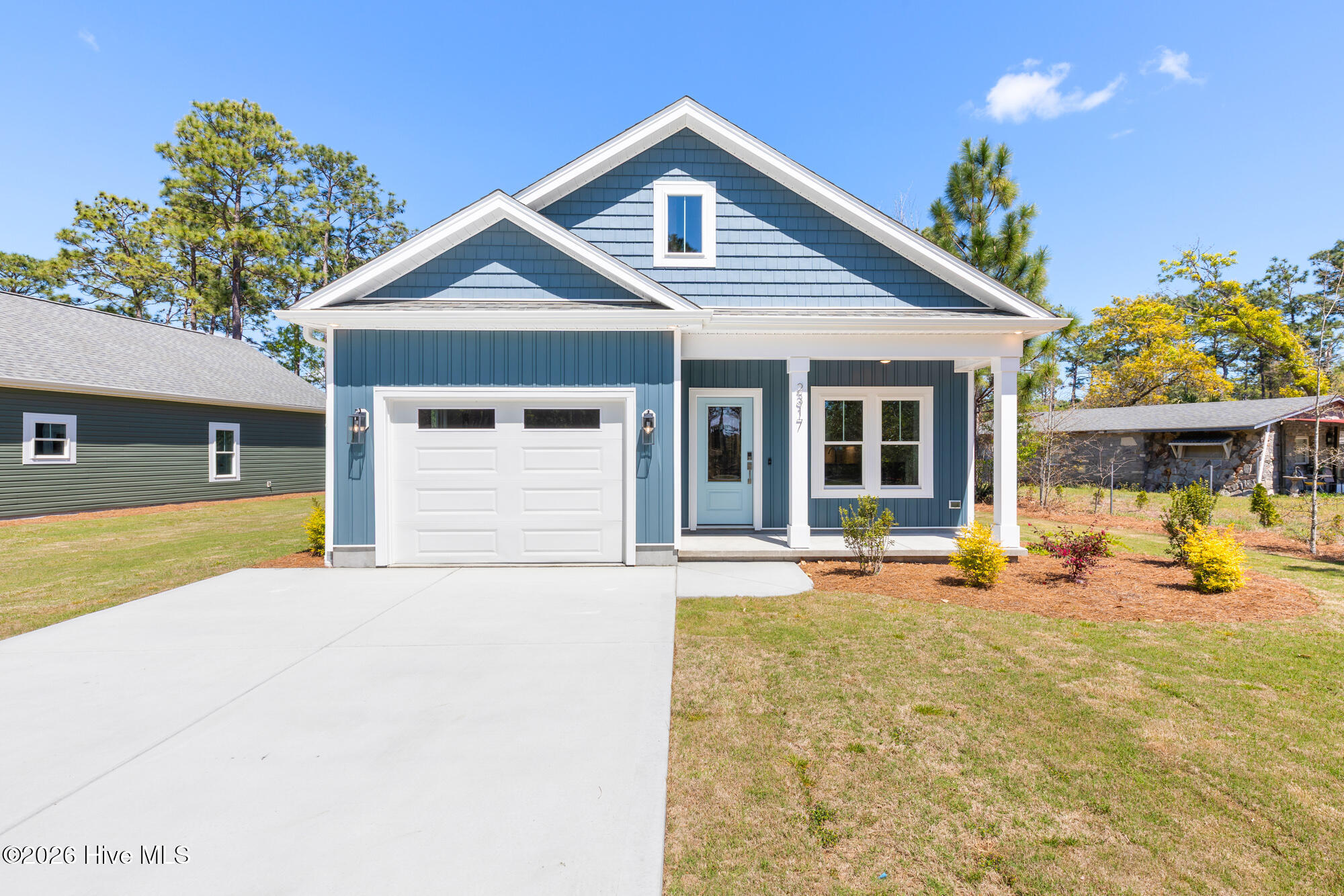 100565592 | Photo 53