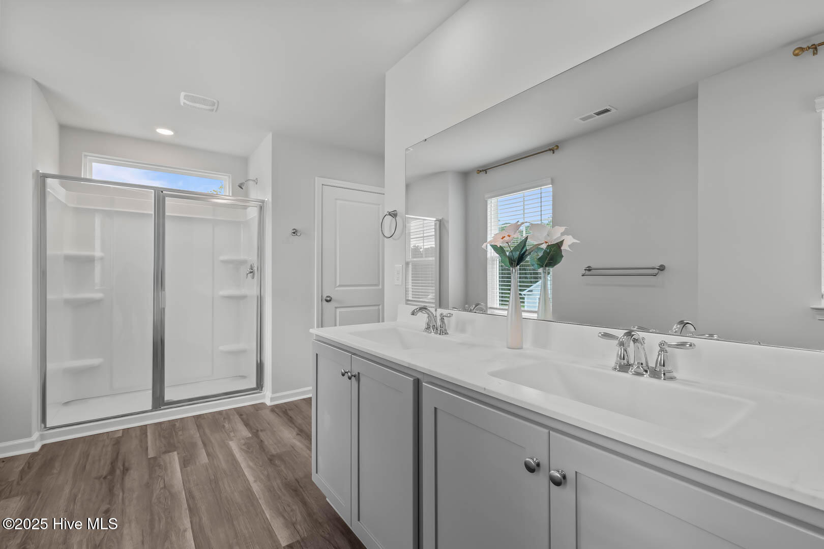 100538929 | Photo 34