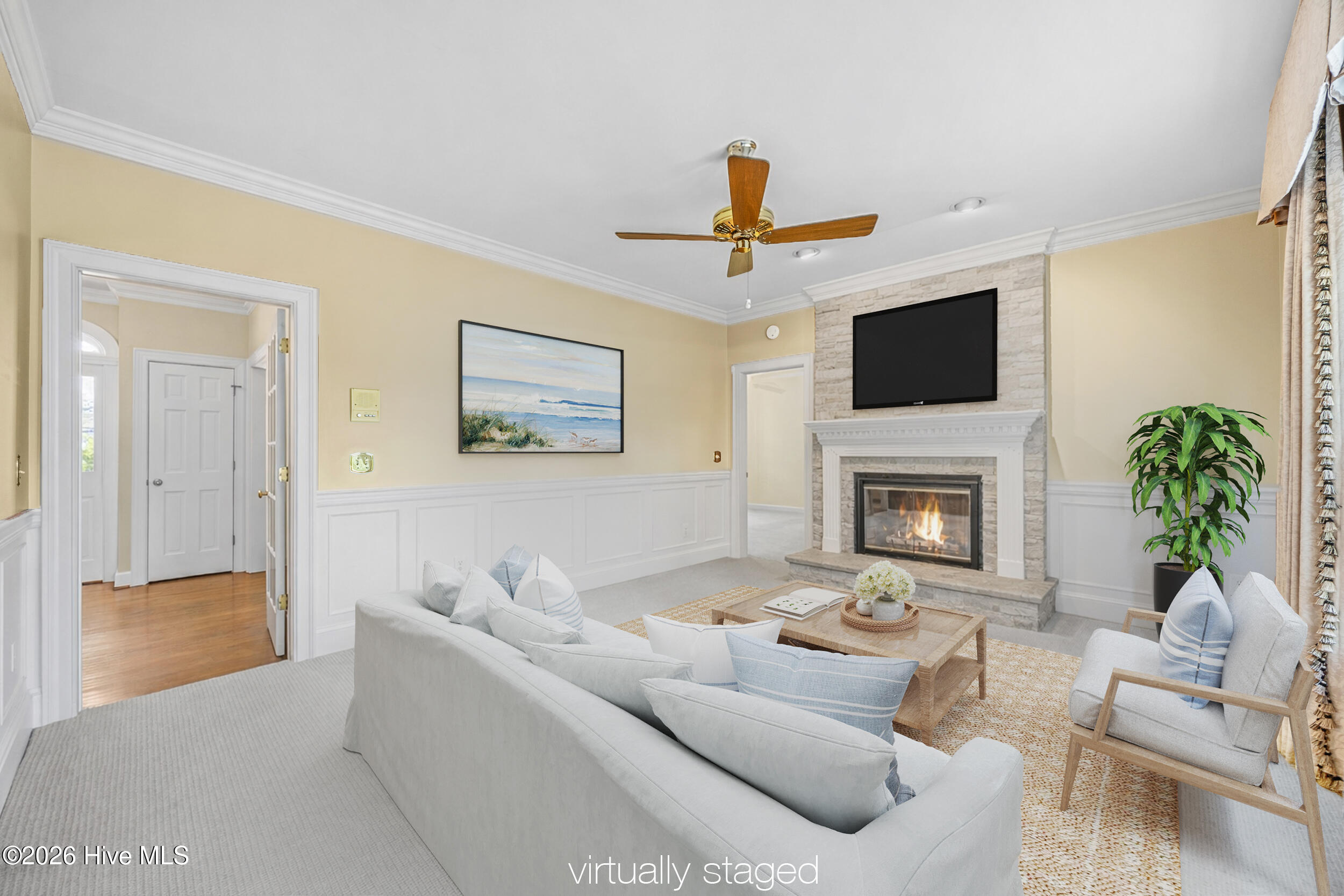 100560704 | Photo 14