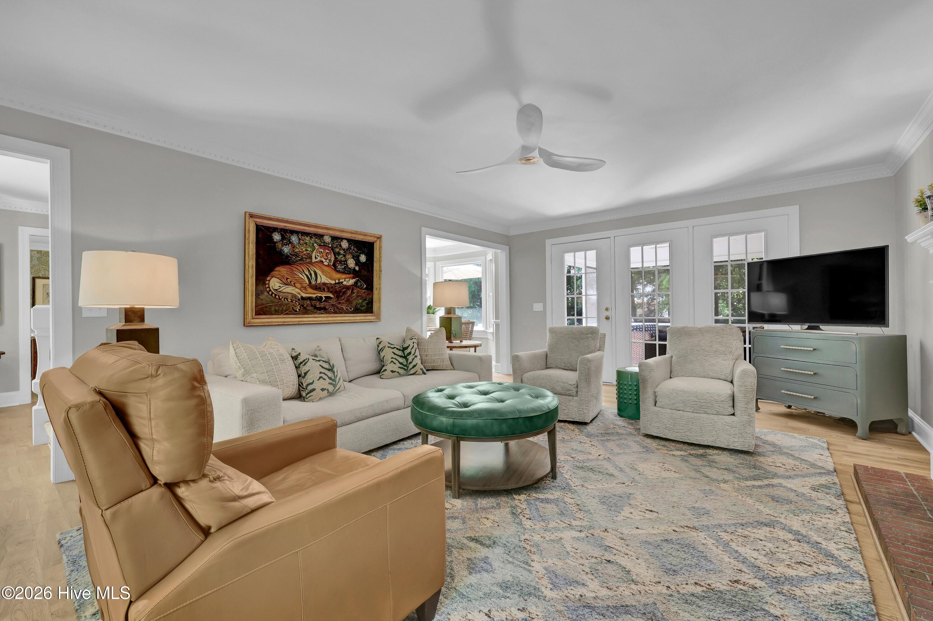 100569392 | Photo 13