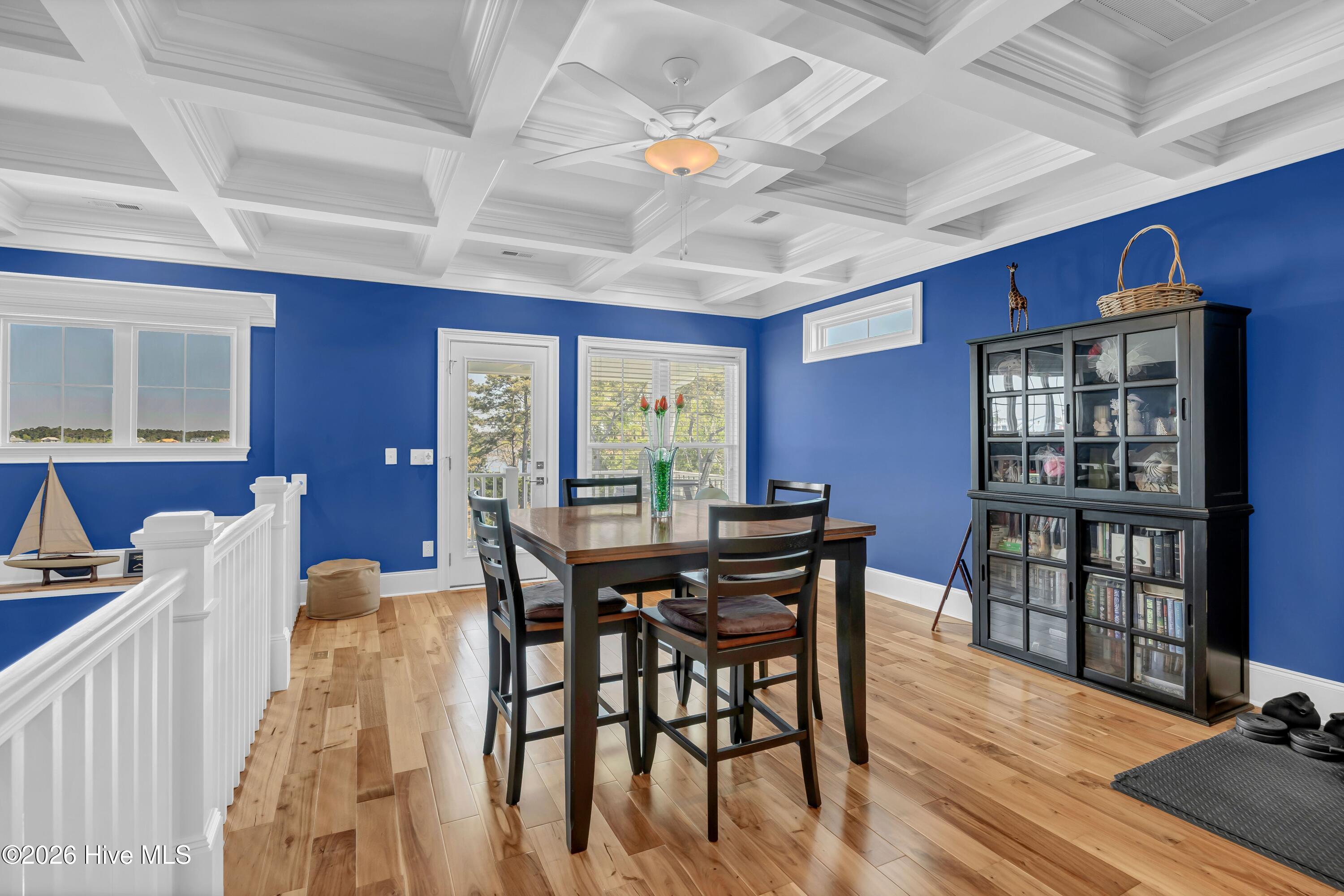 100569369 | Photo 40