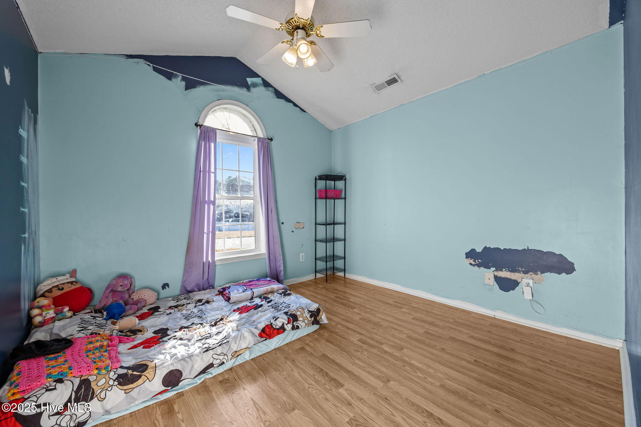 100544873 | Photo 26