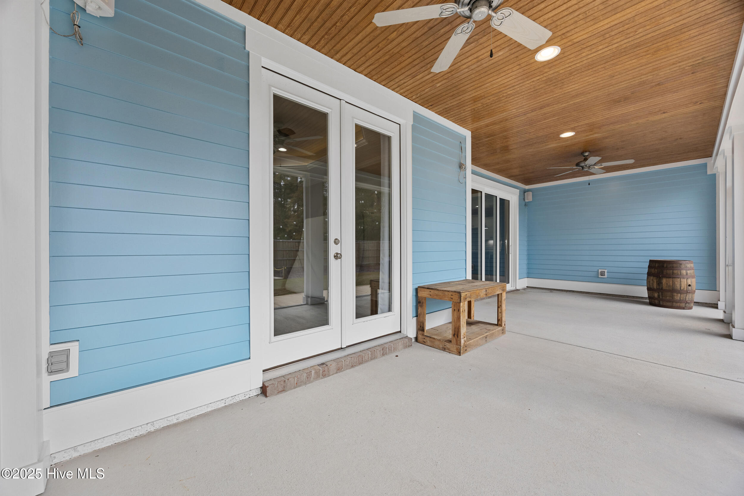 100544586 | Photo 52