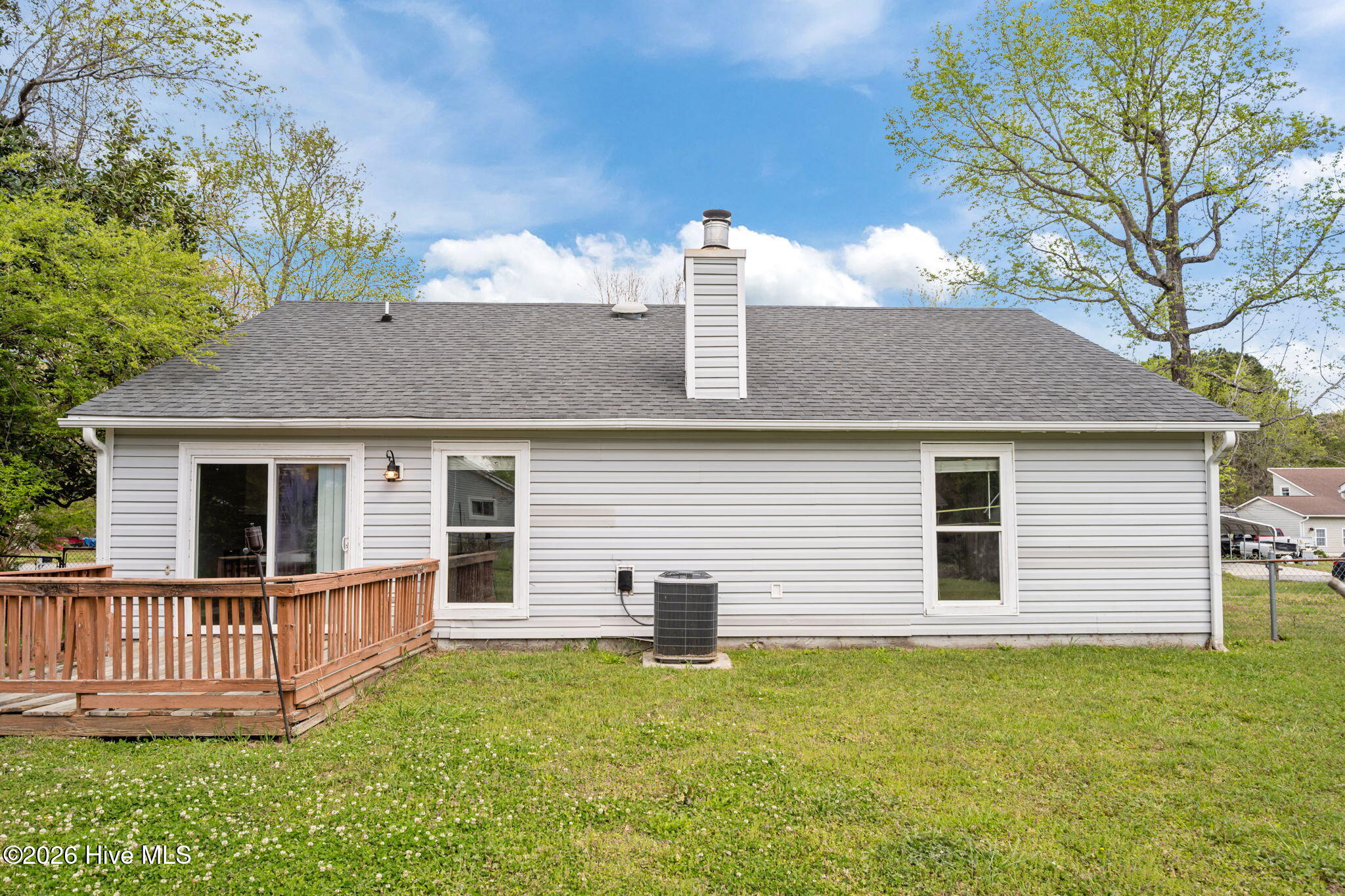 100563828 | Photo 26