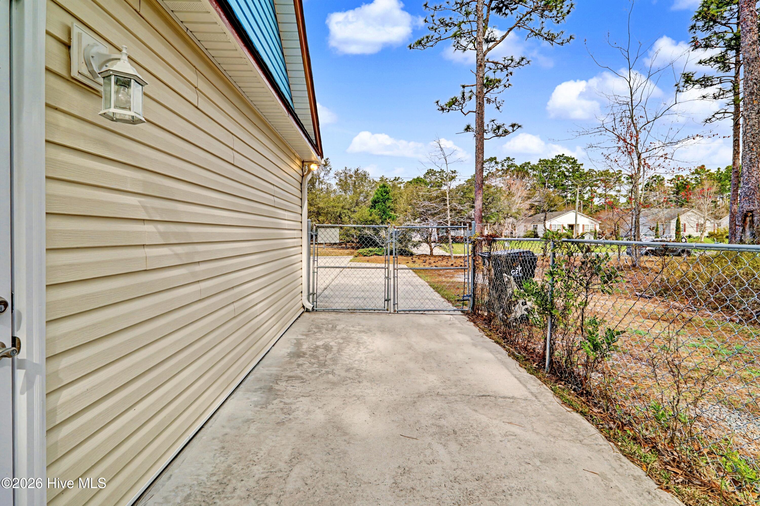 100562113 | Photo 28