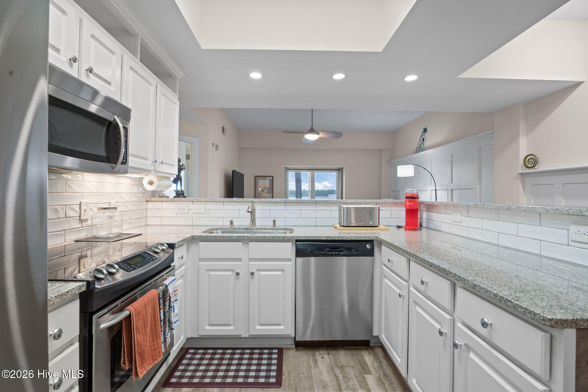 100558895 | Photo 12