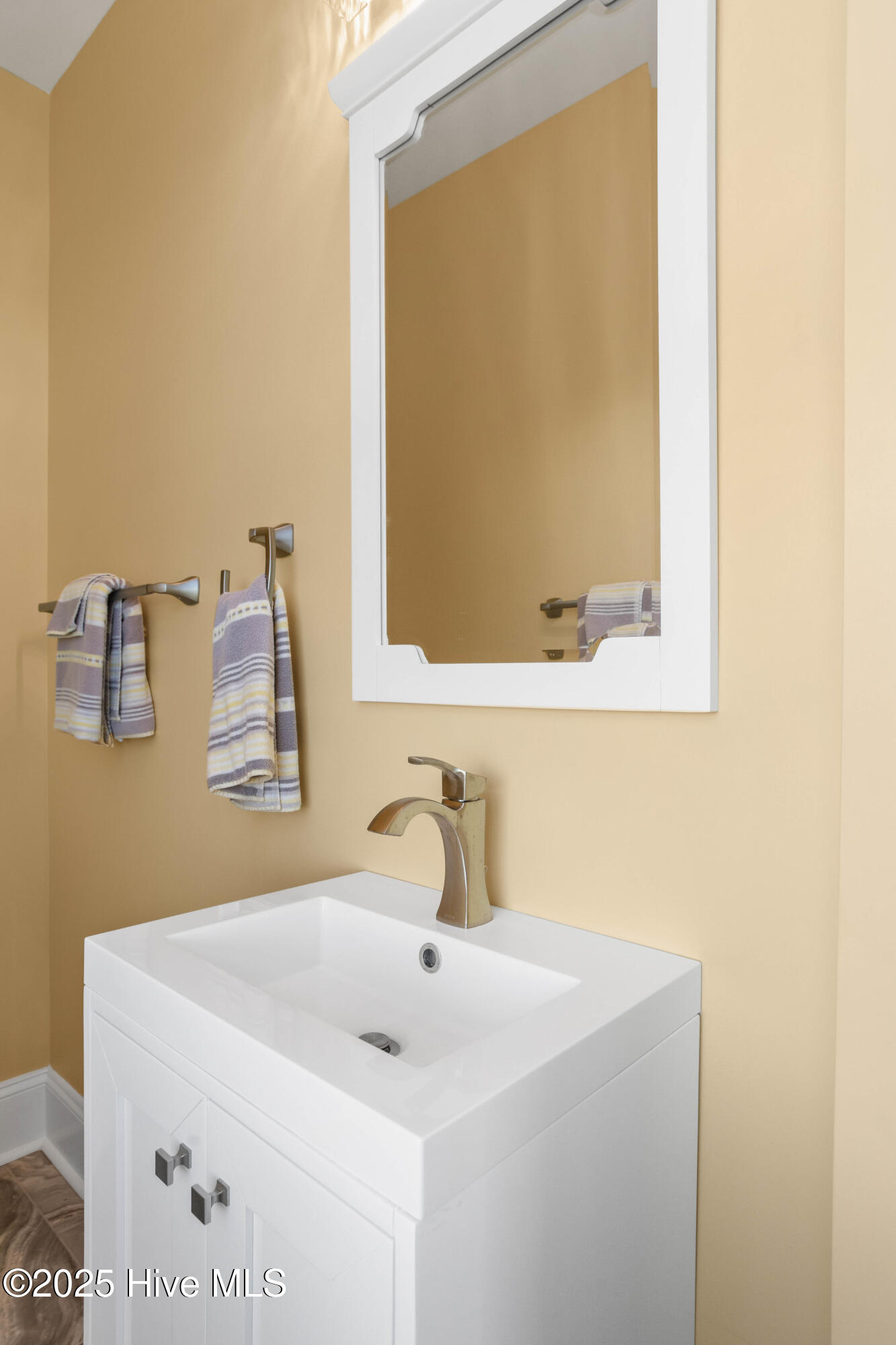 100494398 | Photo 54