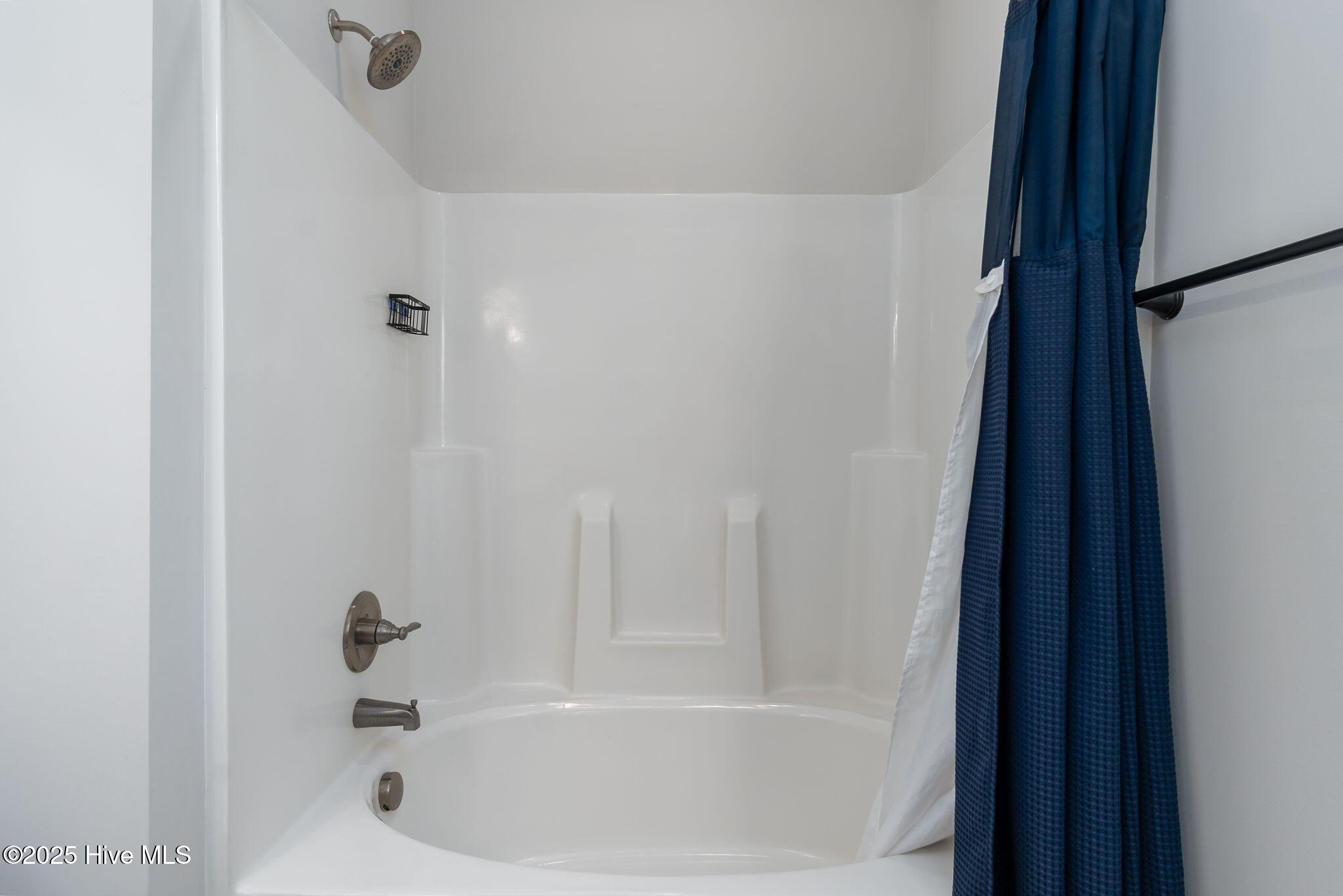 100543610 | Photo 22