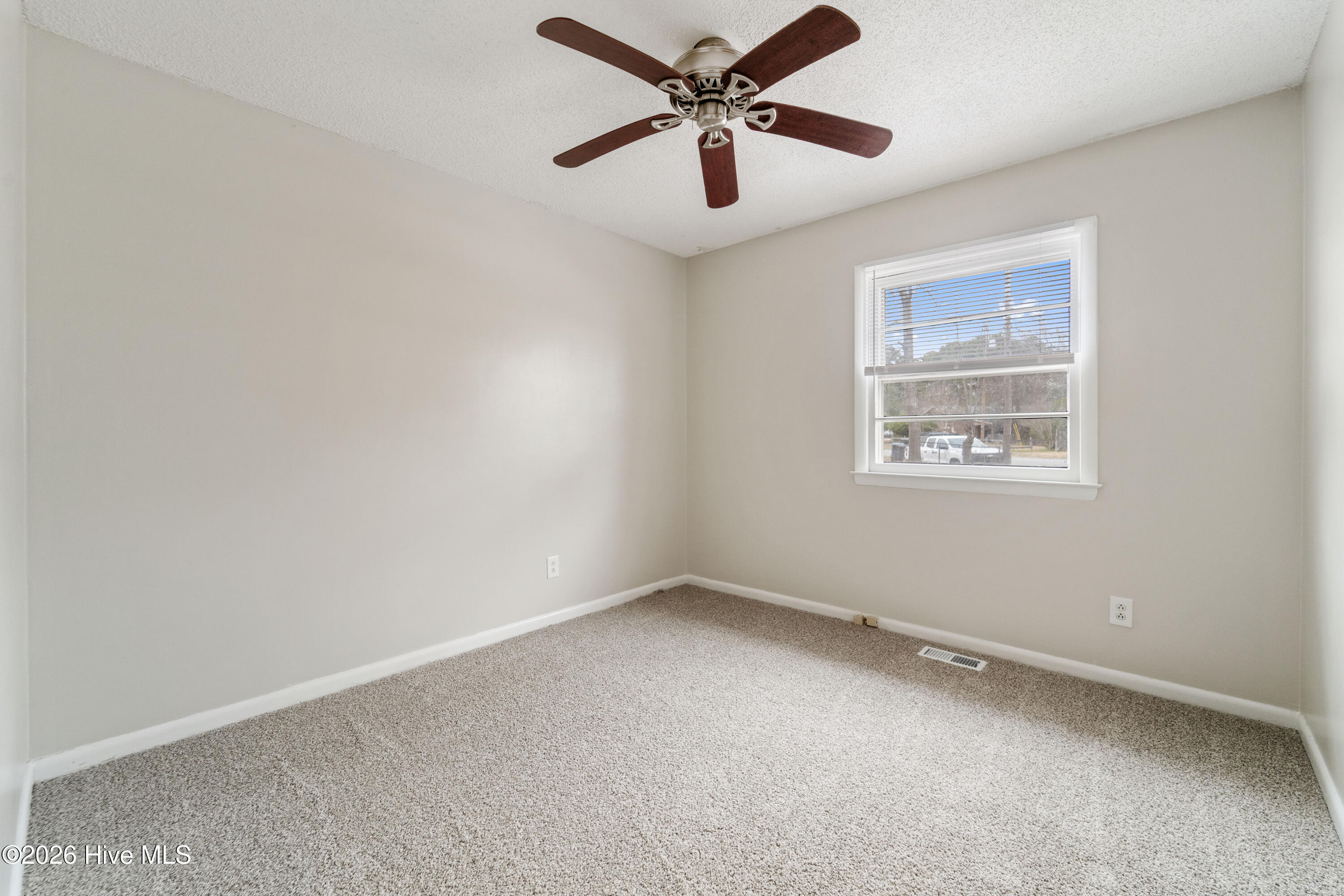 100551090 | Photo 30