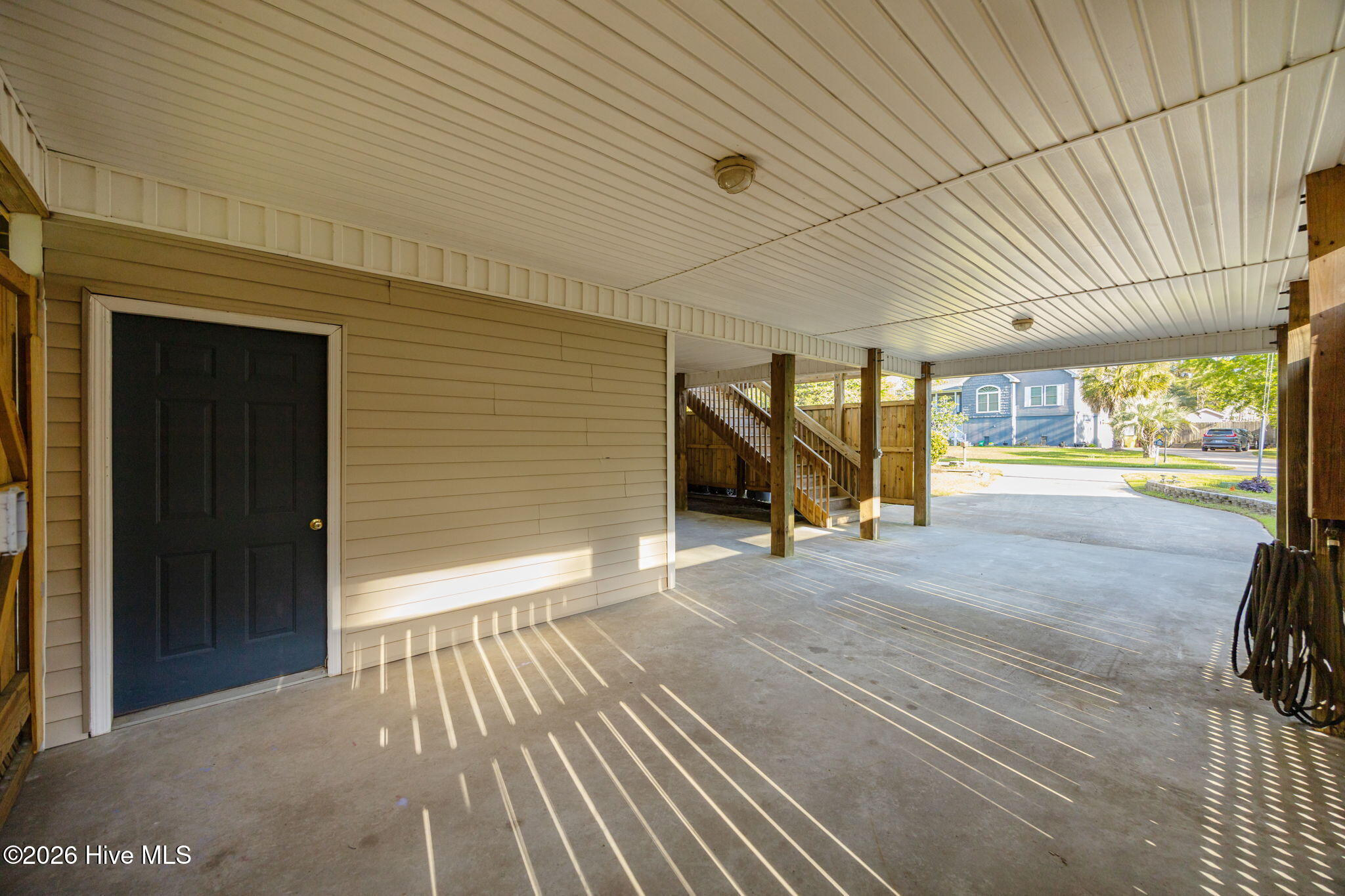 100564597 | Photo 53