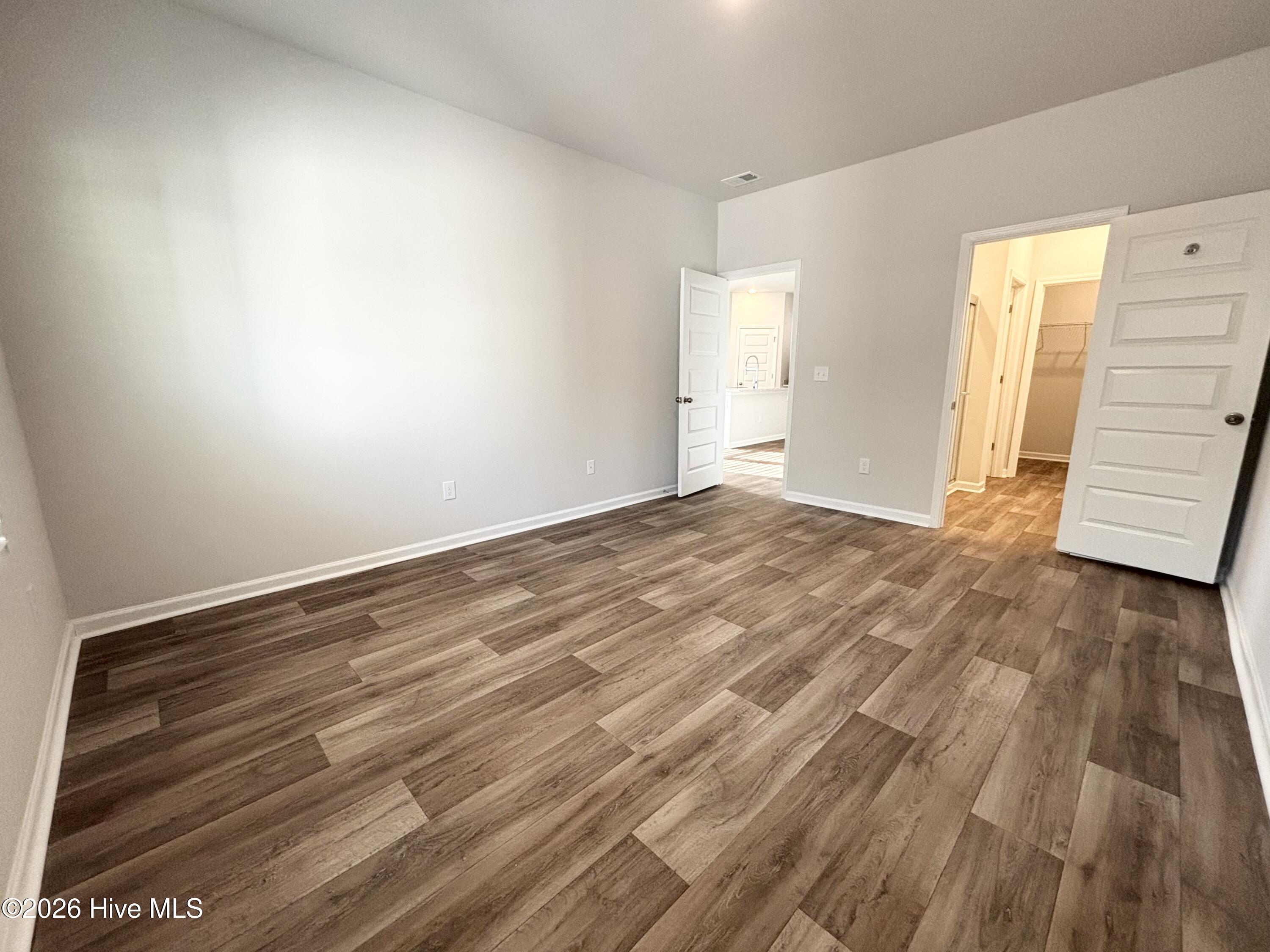 100553686 | Photo 12