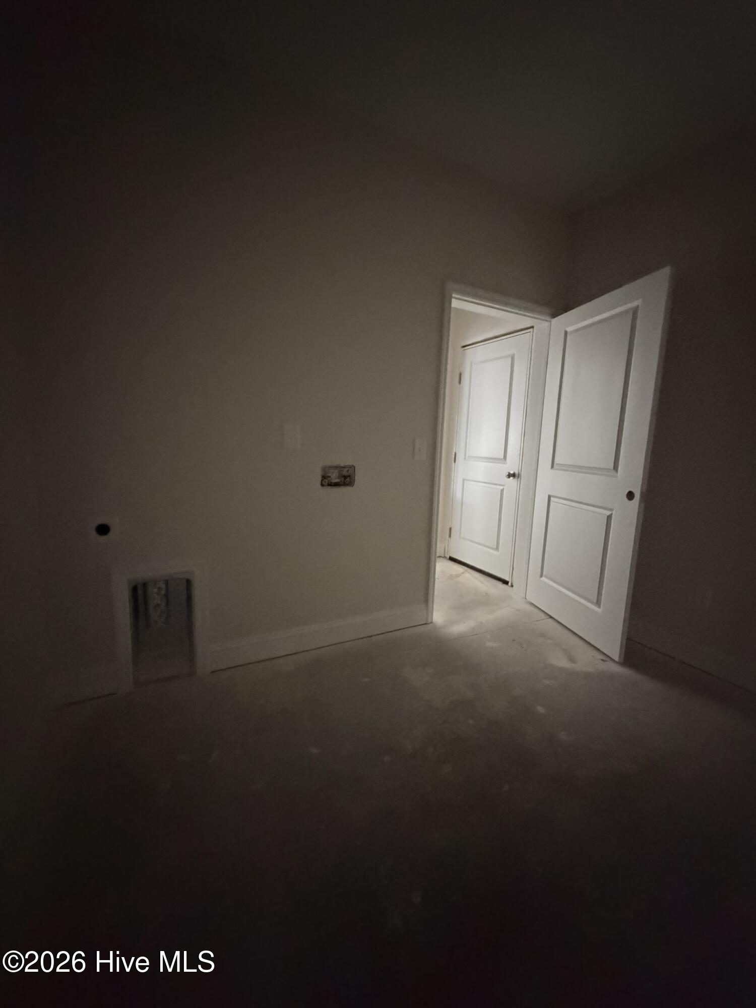 100574648 | Photo 15