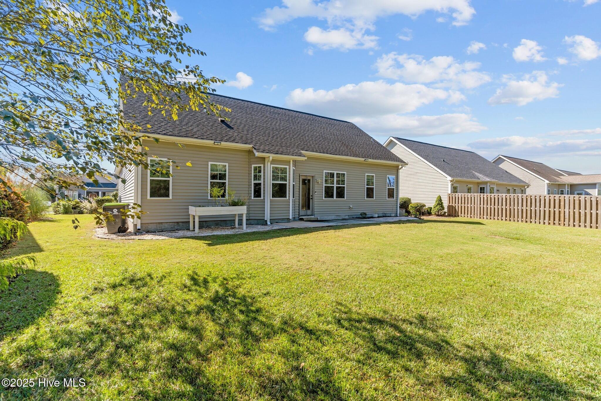 100537665 | Photo 36