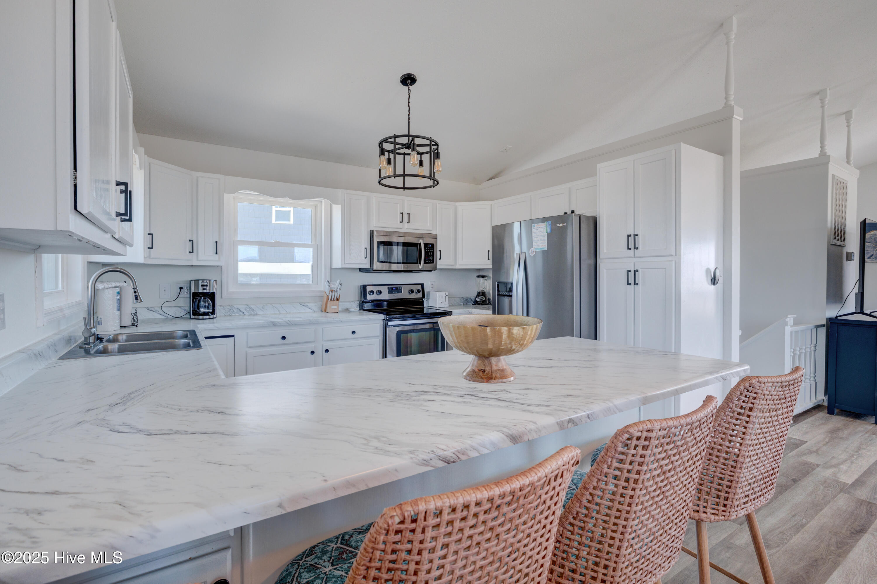 100527842 | Photo 15