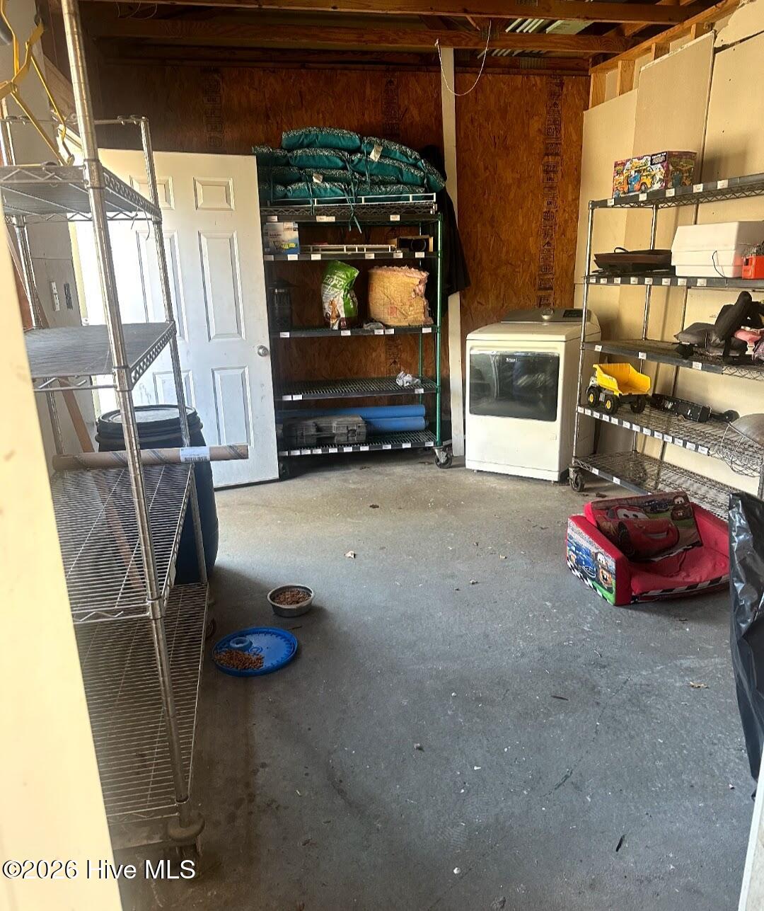 100550417 | Photo 47