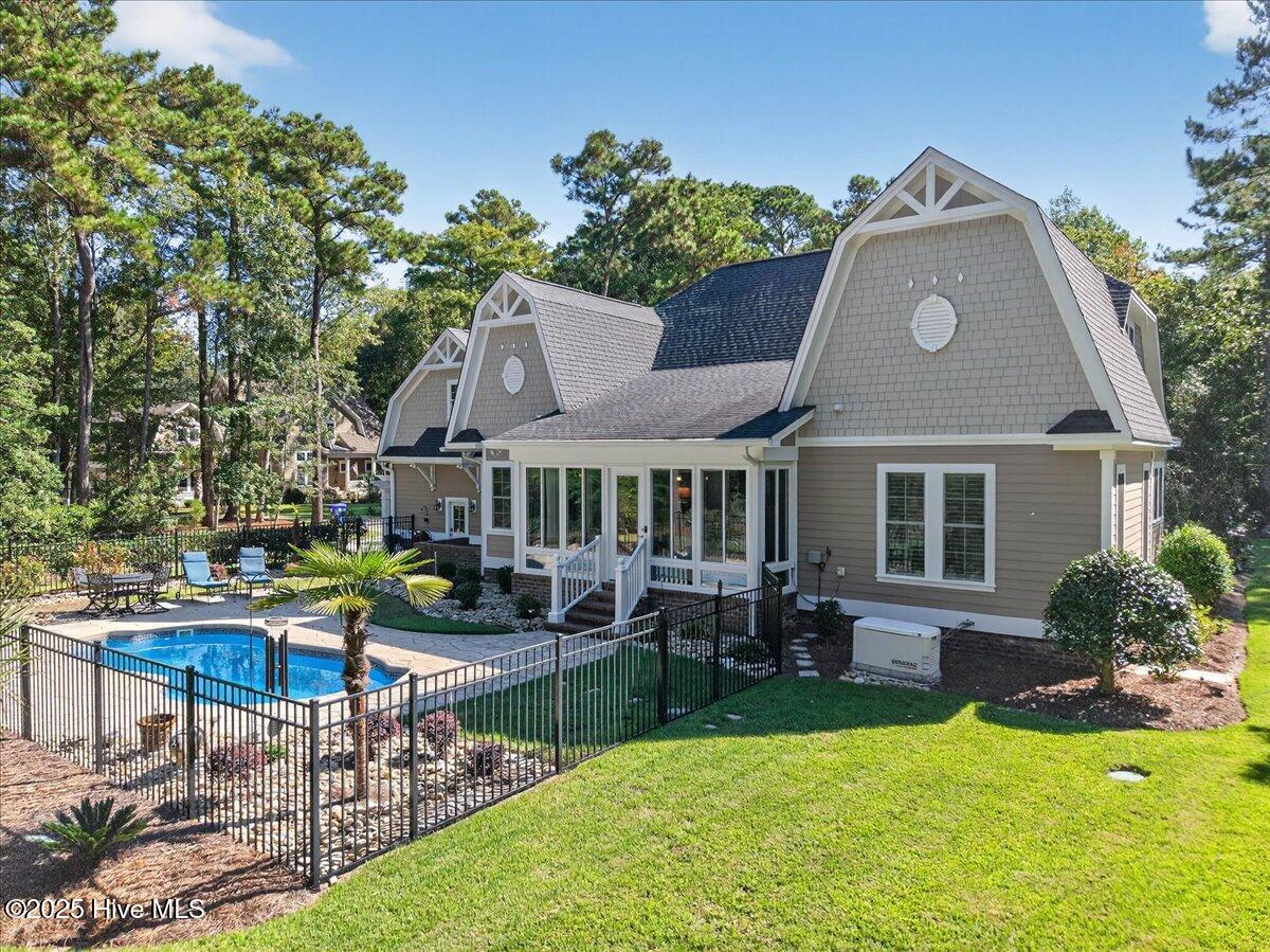 100530604 | Photo 11