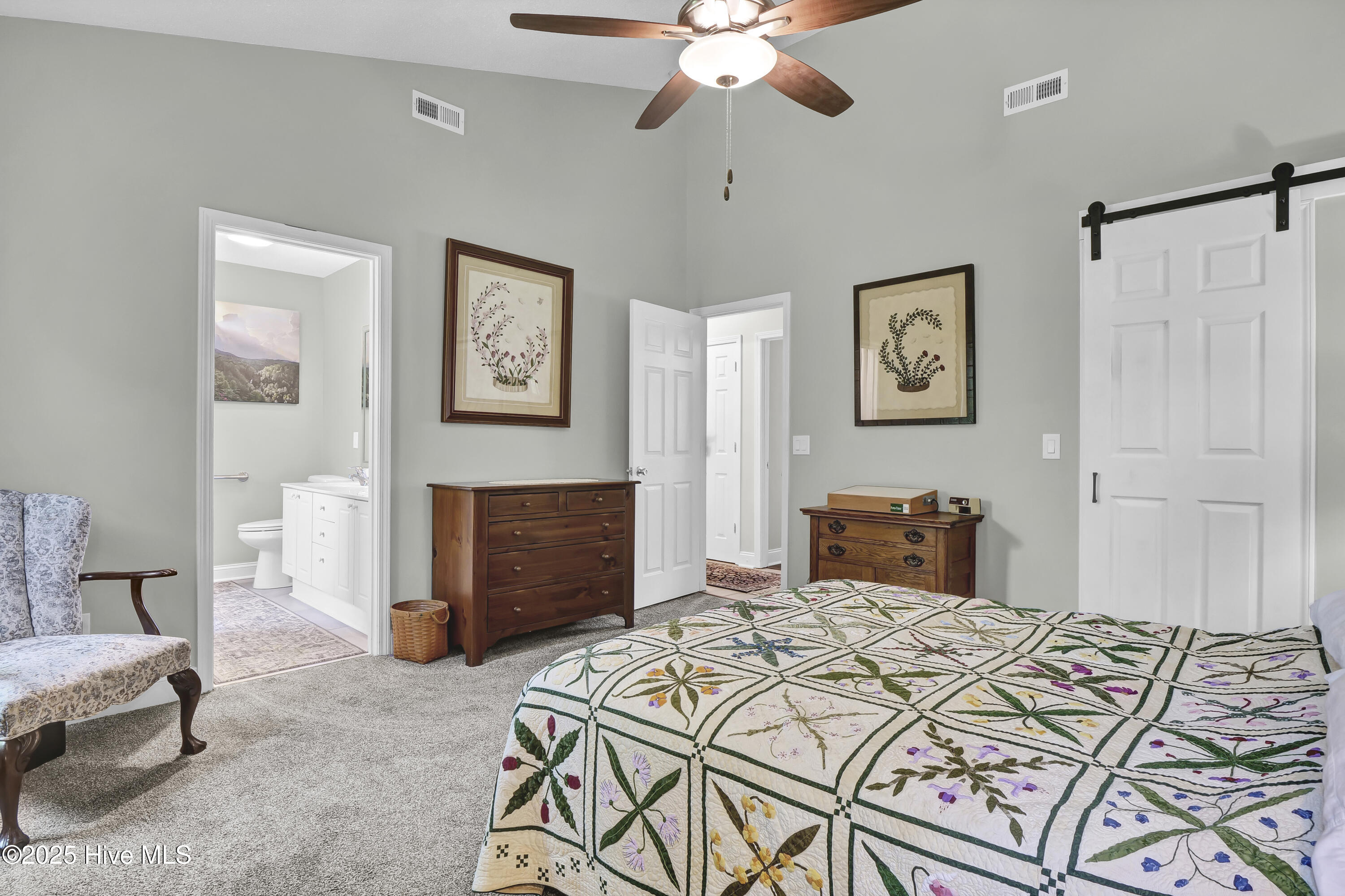 100521684 | Photo 25