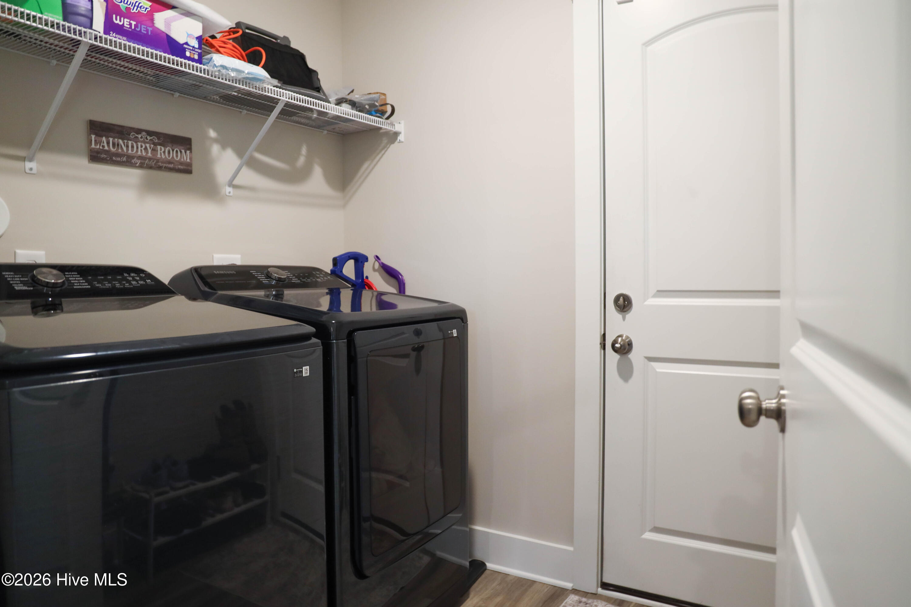 100560693 | Photo 46