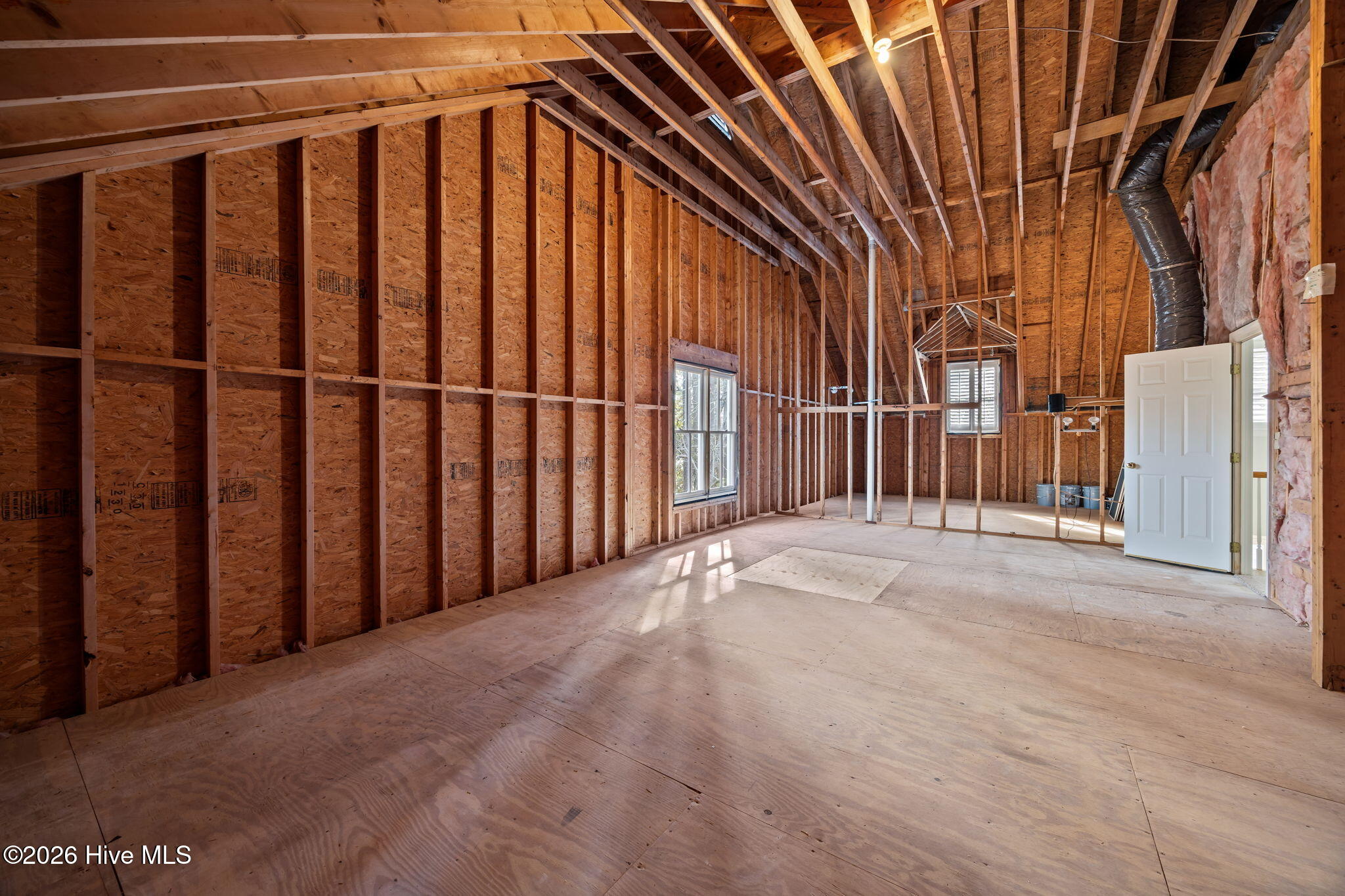 100551579 | Photo 37