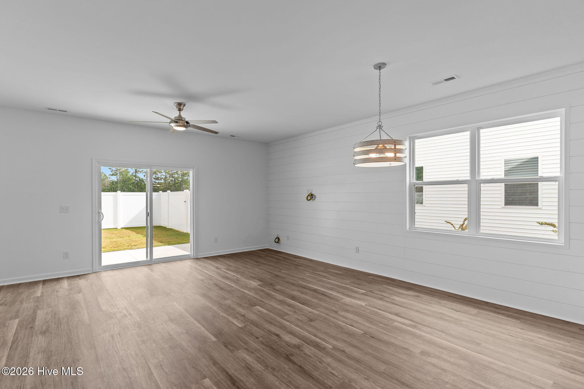 100524555 | Photo 15