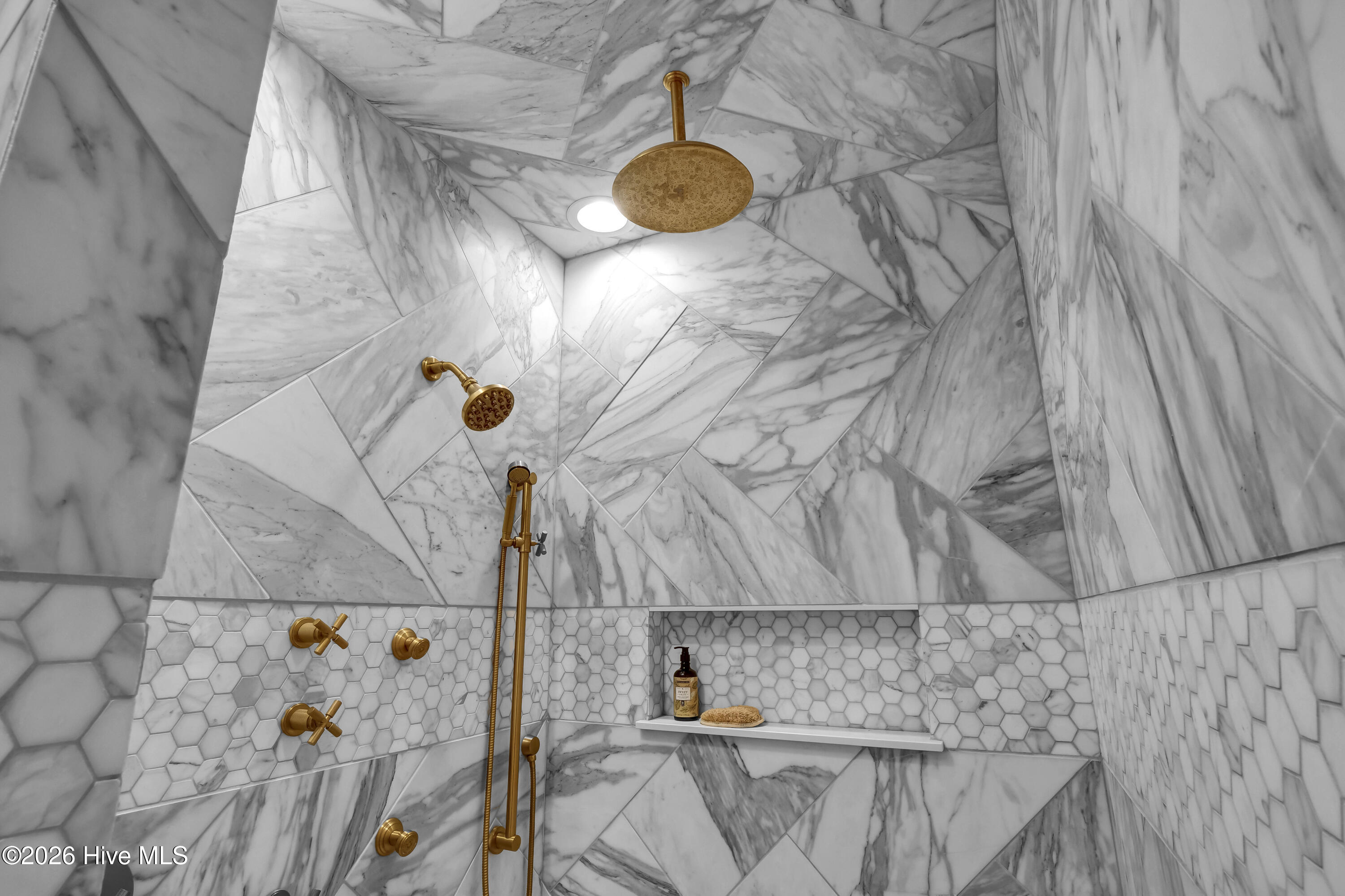 100552686 | Photo 39