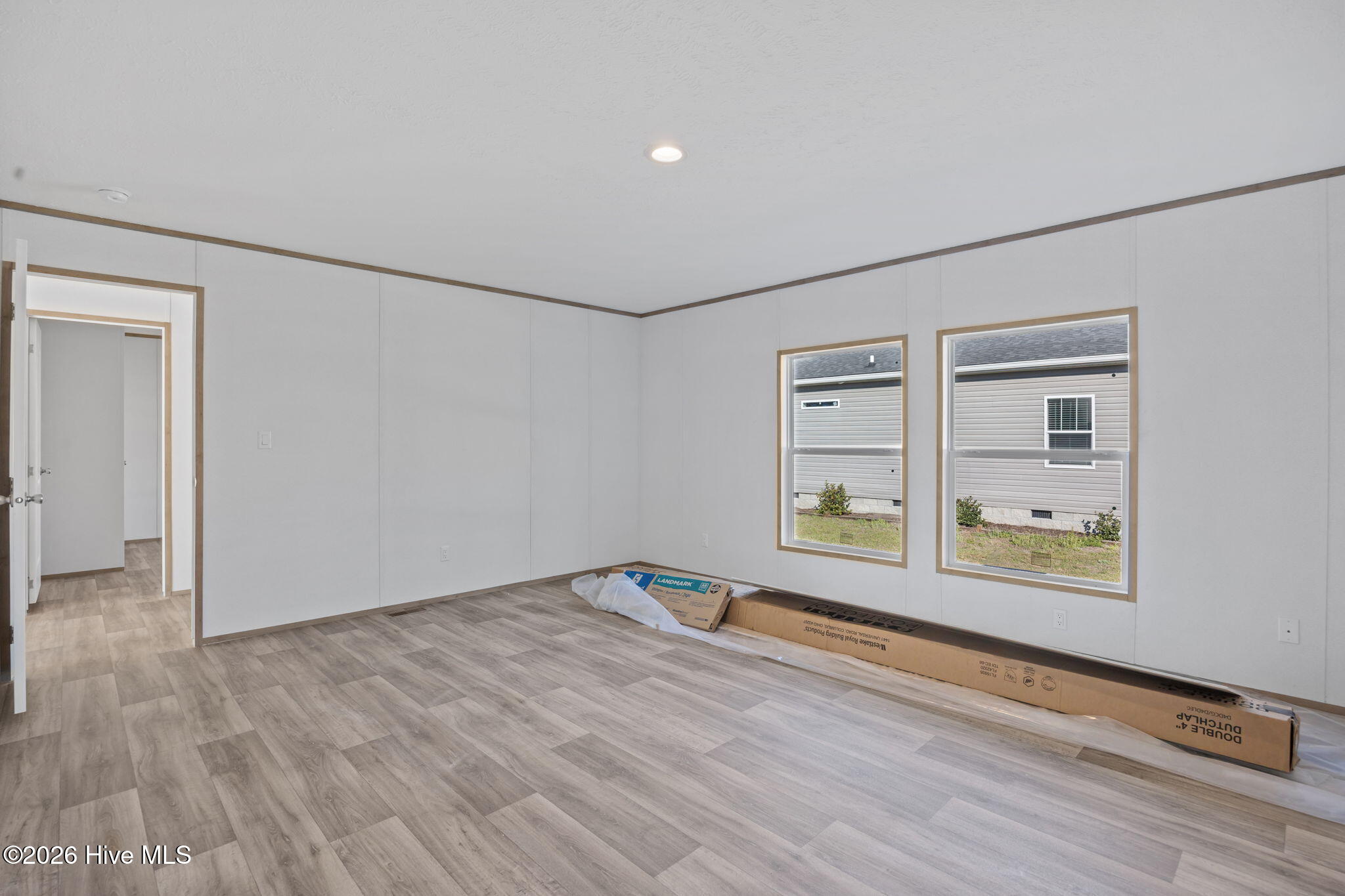 100561520 | Photo 17