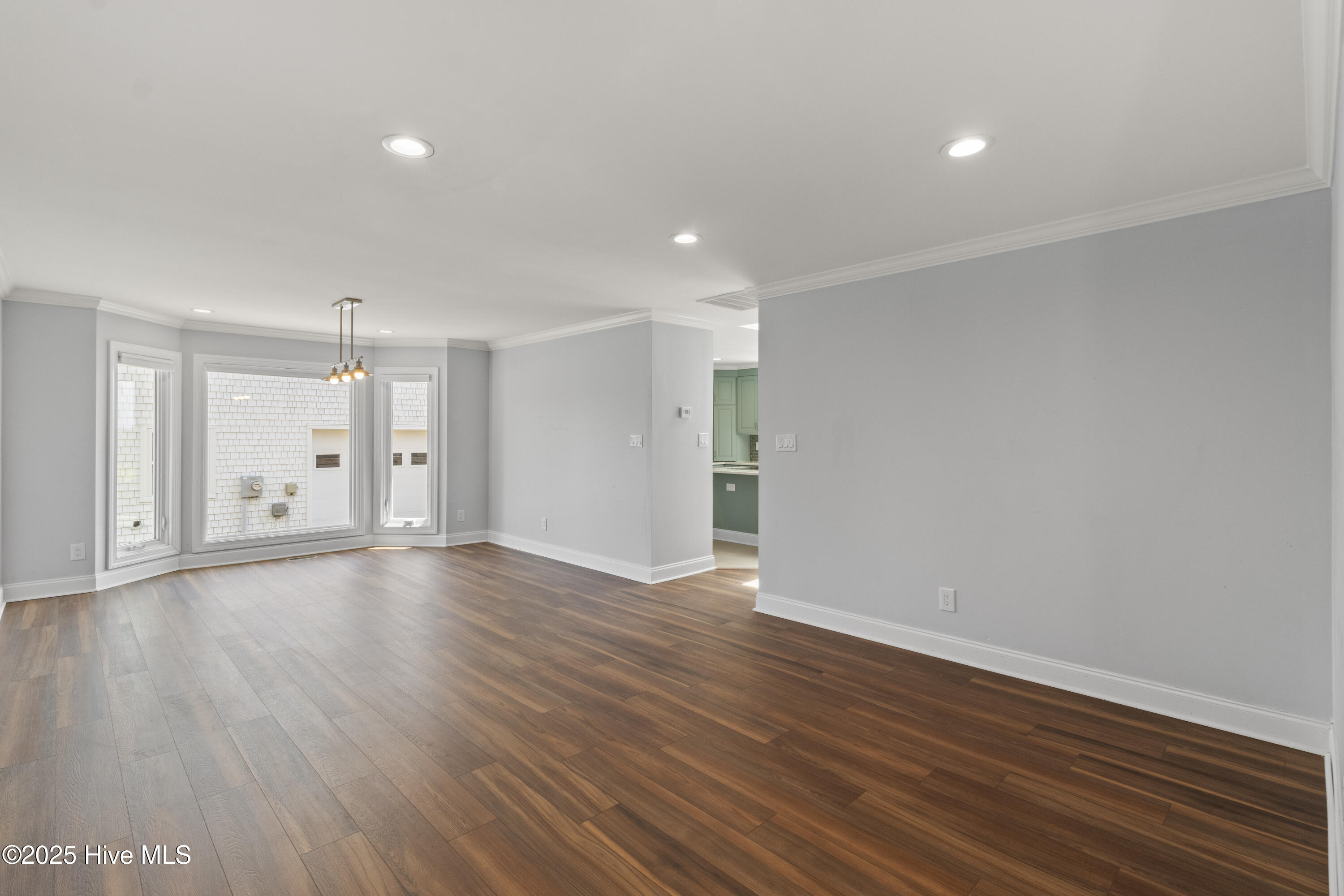 100503584 | Photo 55