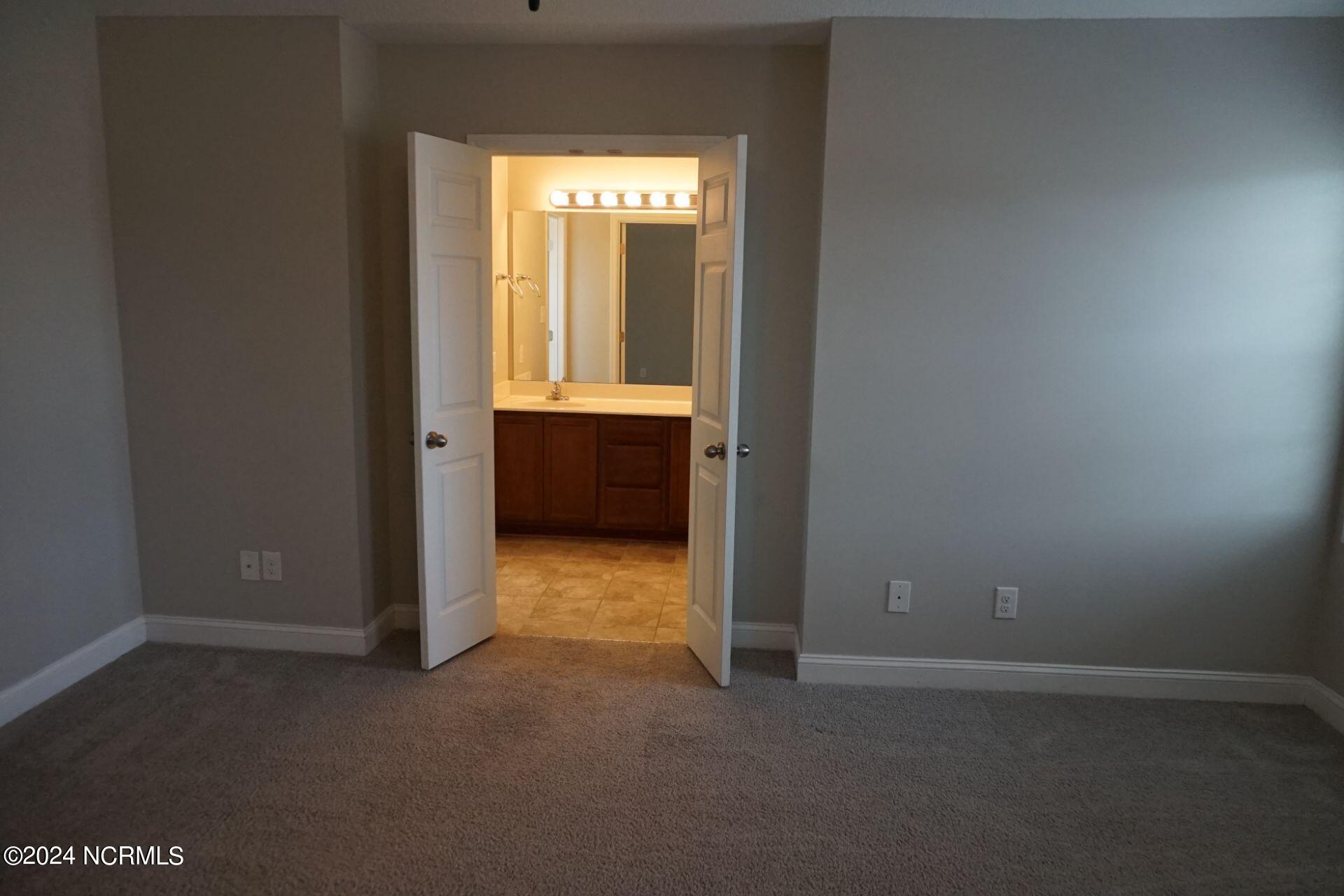 100550714 | Photo 29