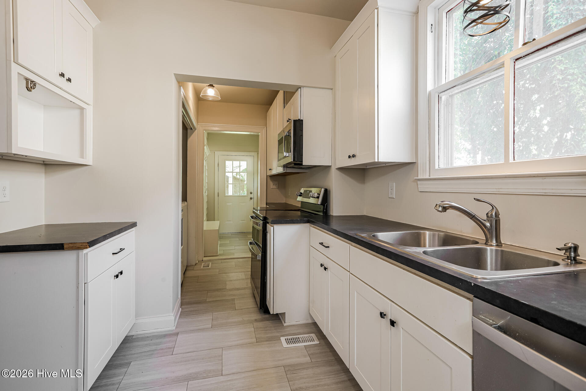 2nd image of 319 E Main St, Washington, NC 27889 | MLS# 100597544