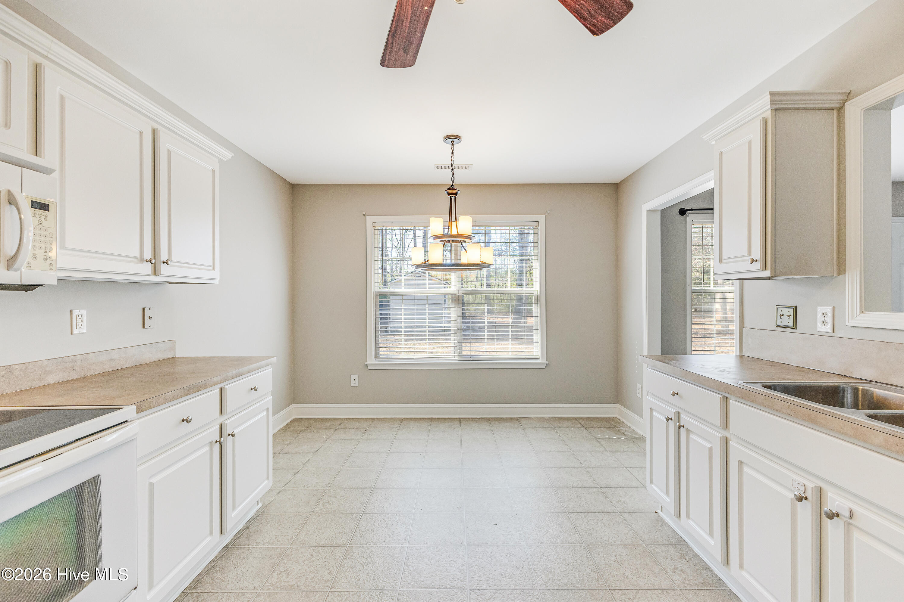 100559243 | Photo 15