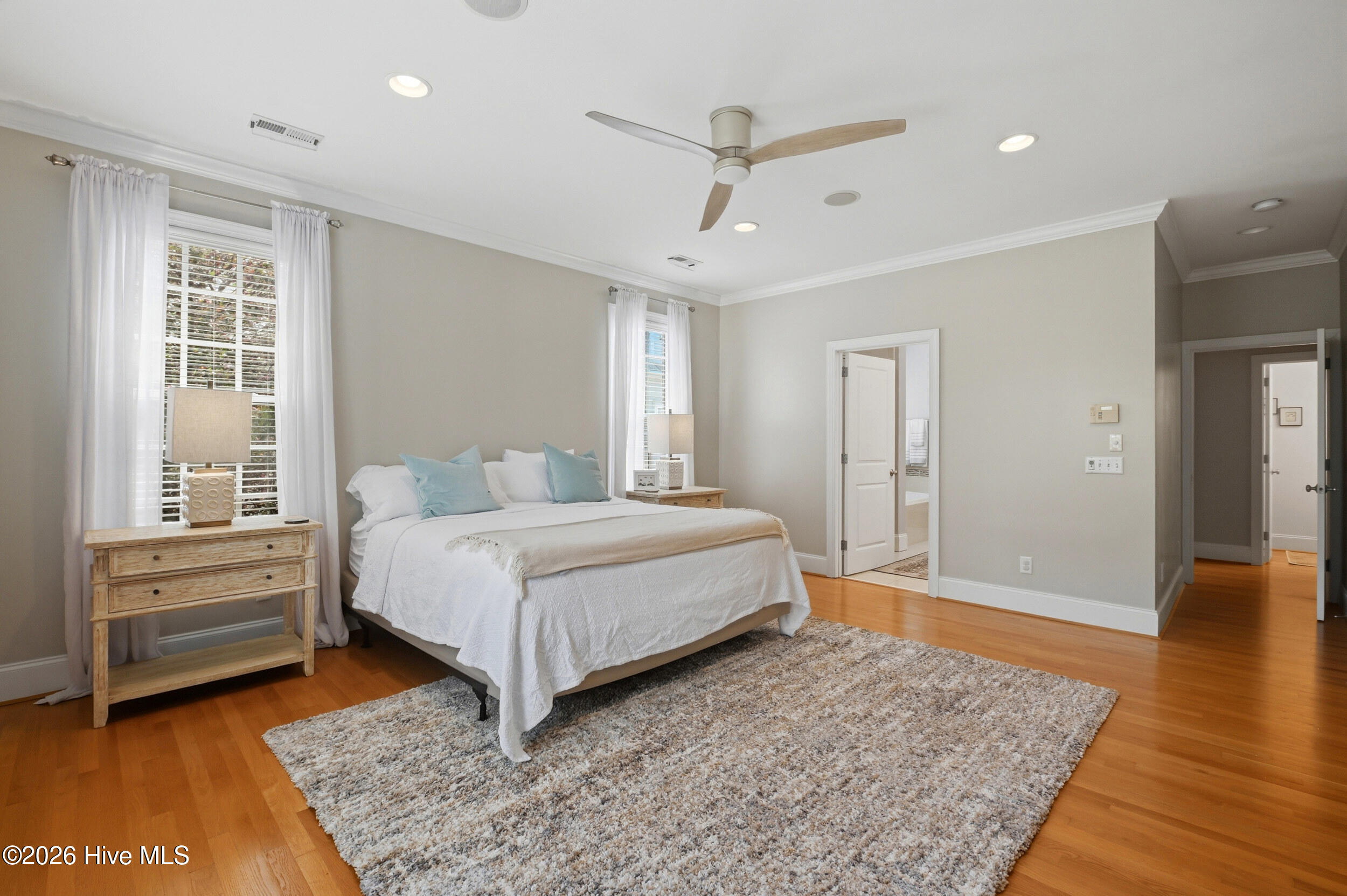 100566106 | Photo 23