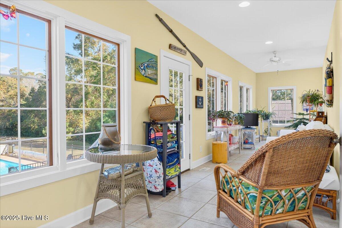 100540409 | Photo 30