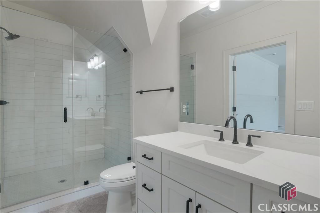 Bathroom - Private bath off every bedroom