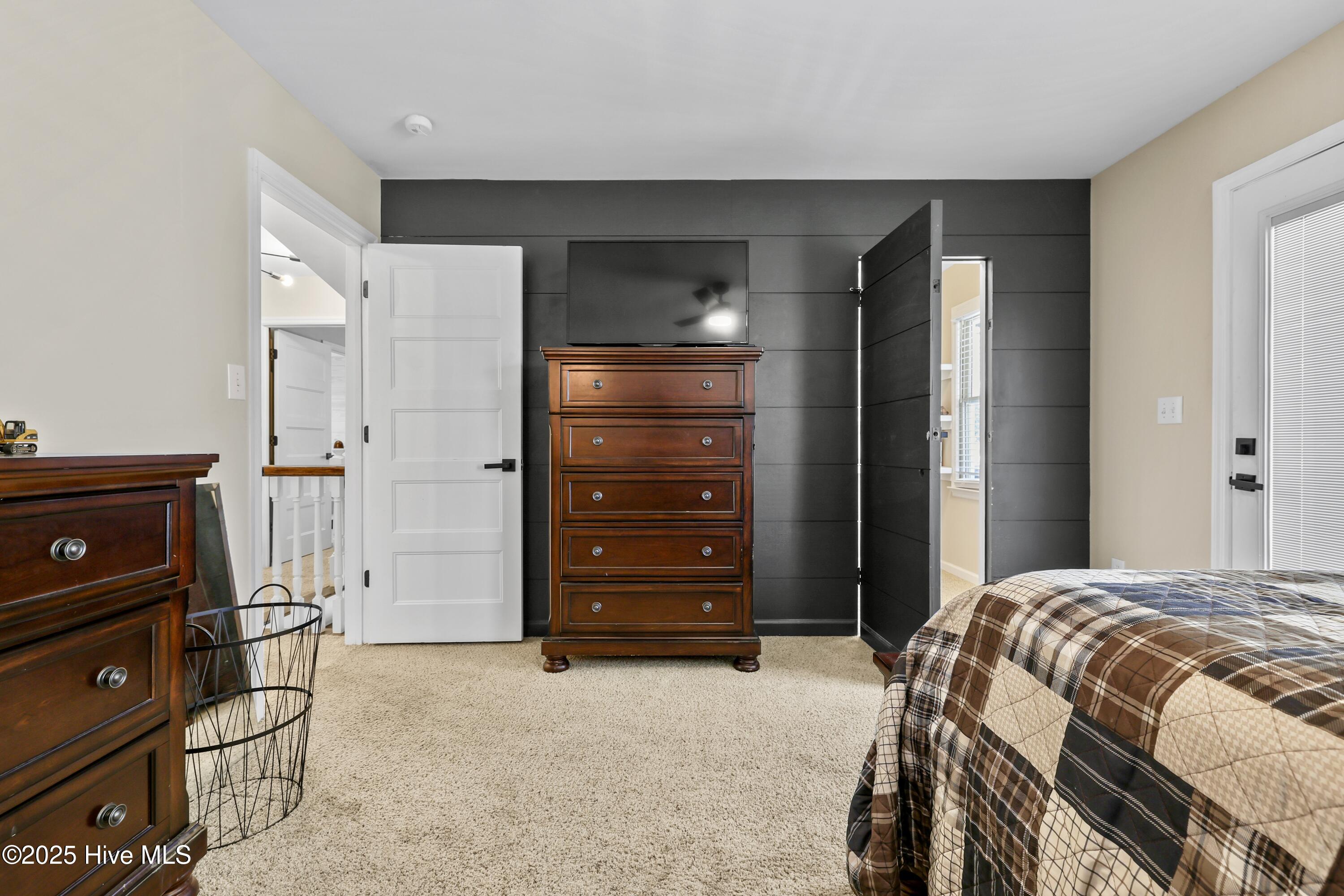 100494735 | Photo 51