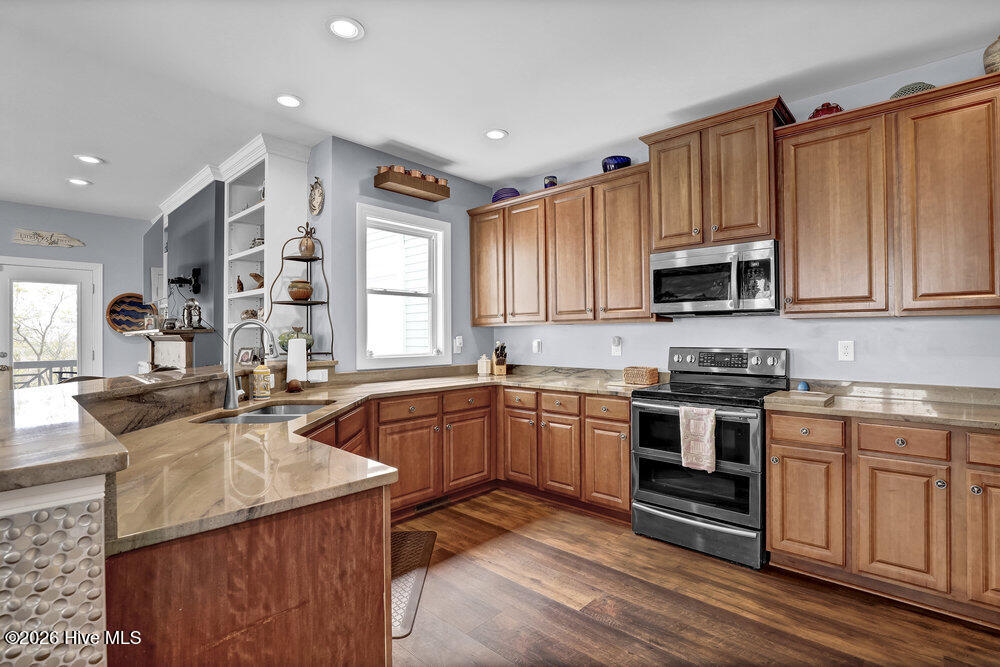 100562970 | Photo 18