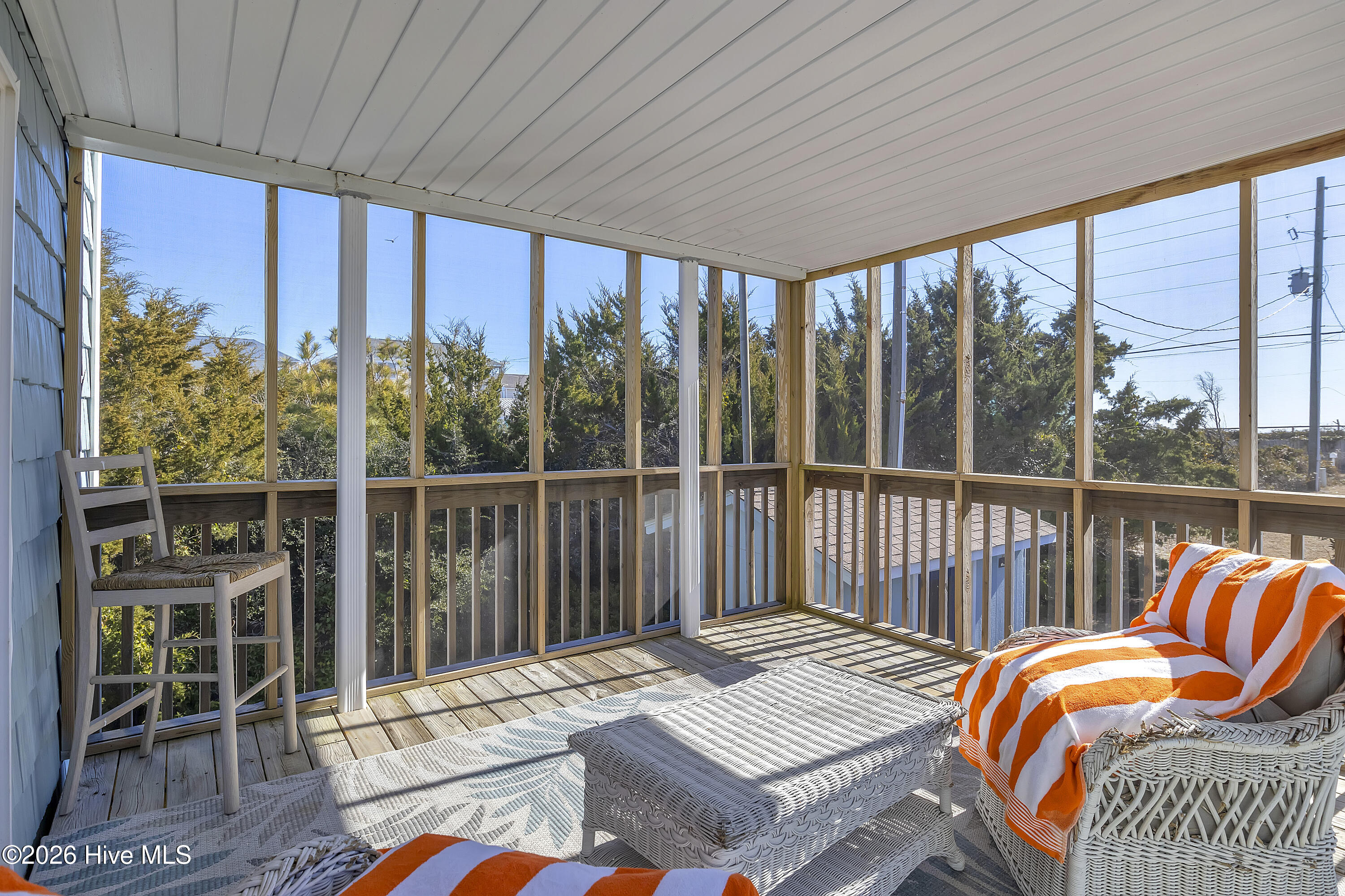 100545585 | Photo 46