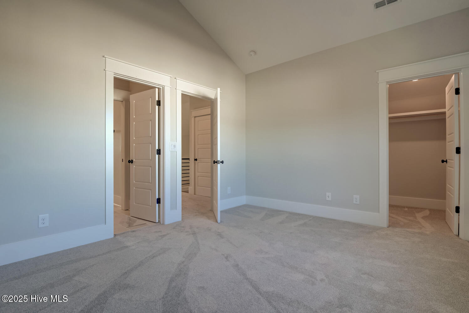 100539915 | Photo 18