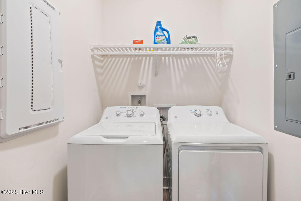 100550551 | Photo 21