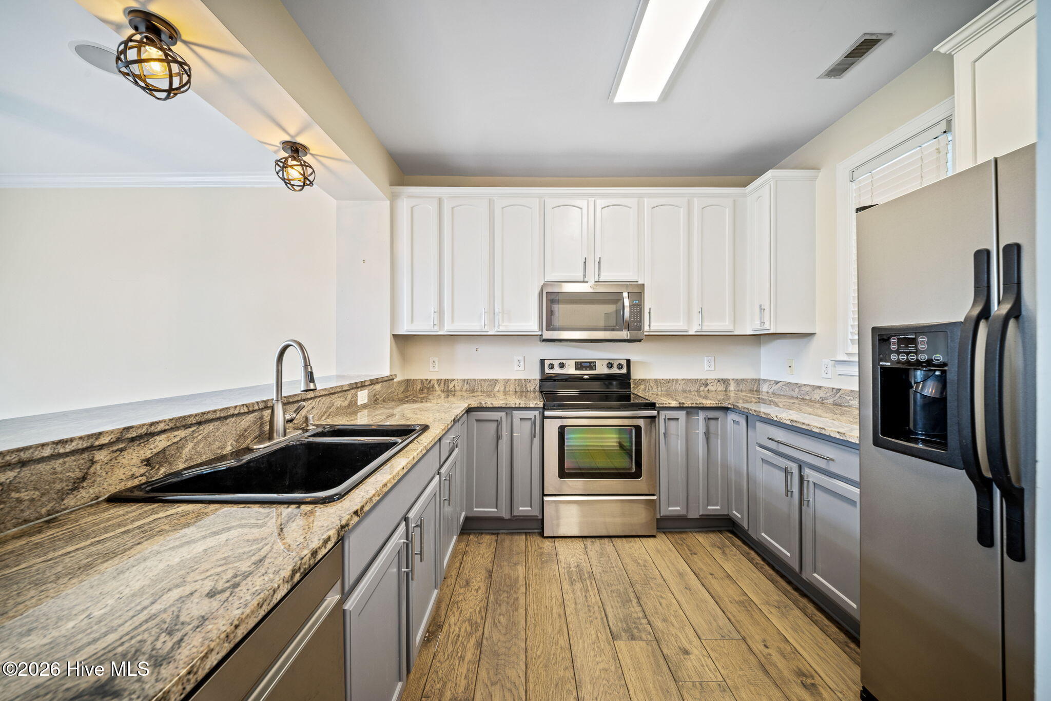 100557806 | Photo 17